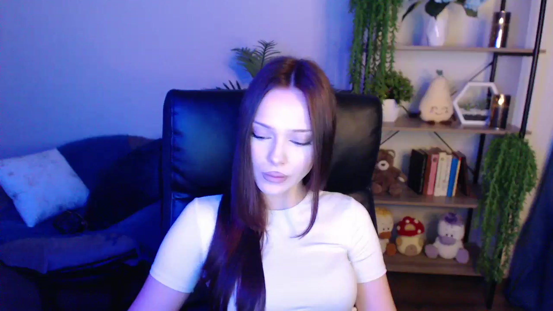 Gallery image thumbnail from KateManelli's myfreecams stream on, 04/05/2025, 12:41 image 17 of 20