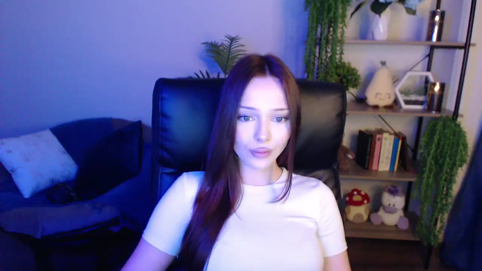 Gallery image thumbnail from KateManelli's myfreecams stream on, 04/05/2025, 13:55 image 12 of 20