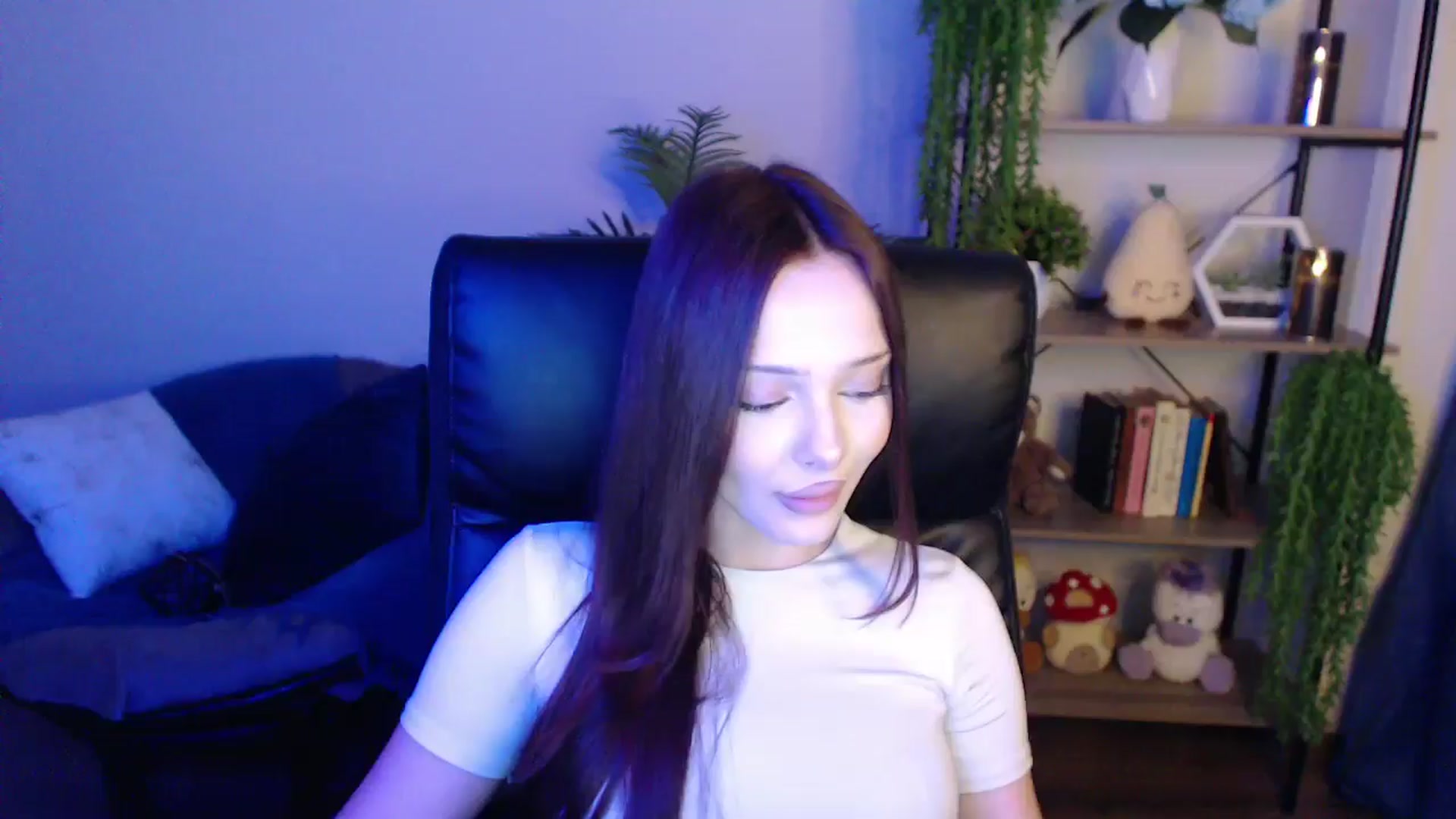 Gallery image thumbnail from KateManelli's myfreecams stream on, 04/05/2025, 13:55 image 10 of 20