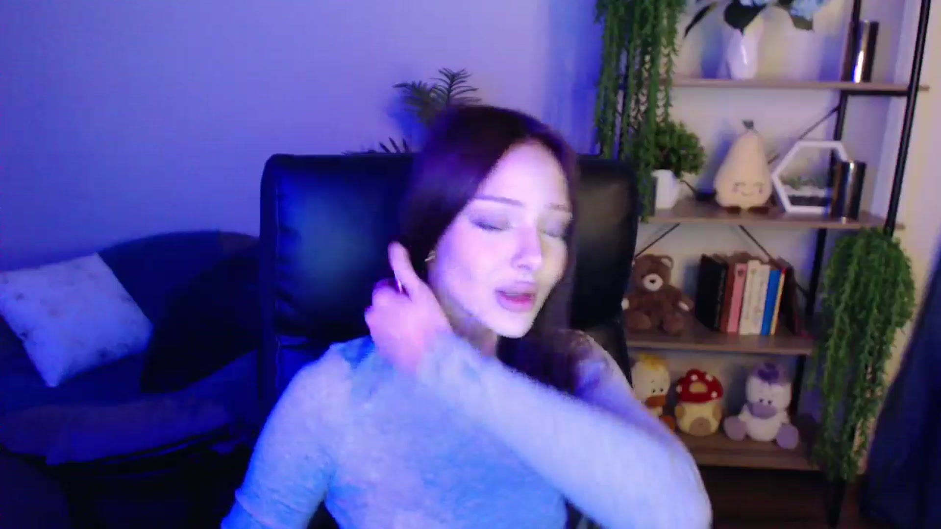 Gallery image thumbnail from KateManelli's myfreecams stream on, 04/07/2025, 09:06 image 14 of 20