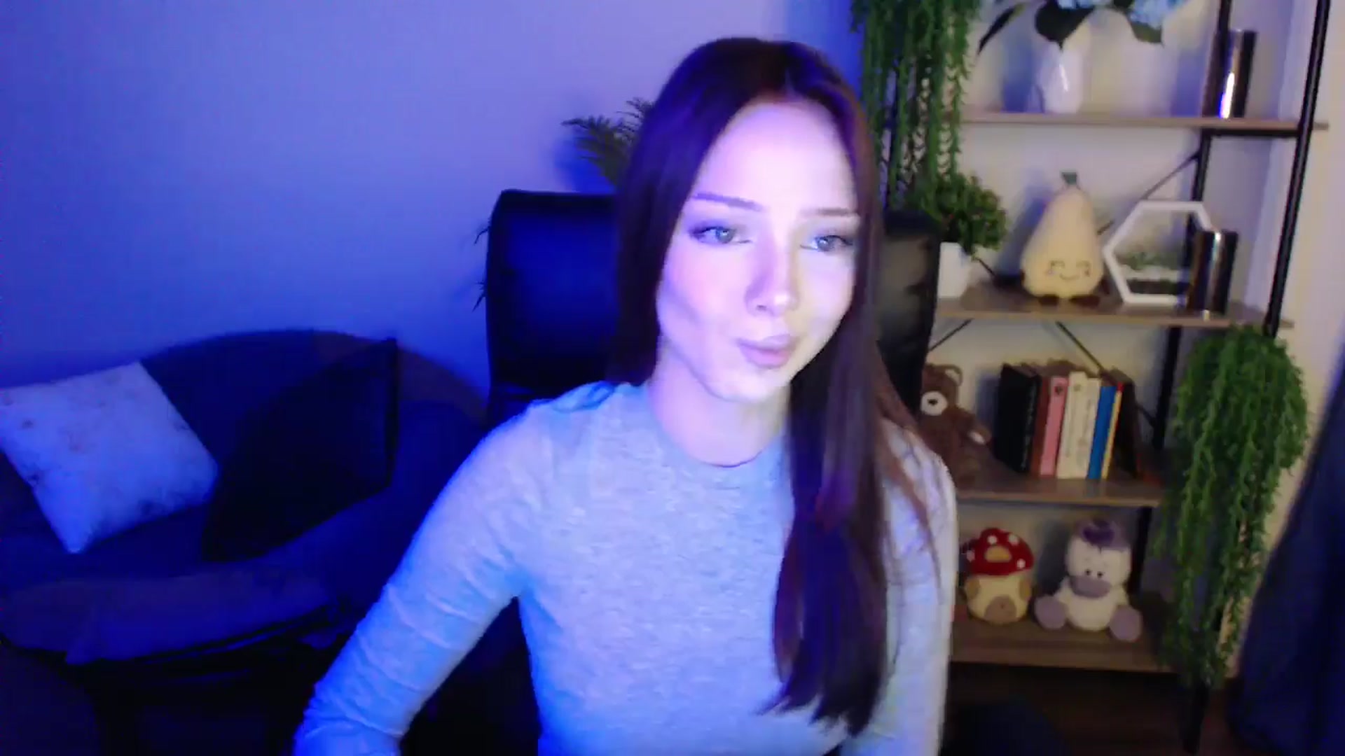 Gallery image thumbnail from KateManelli's myfreecams stream on, 04/07/2025, 09:06 image 19 of 20