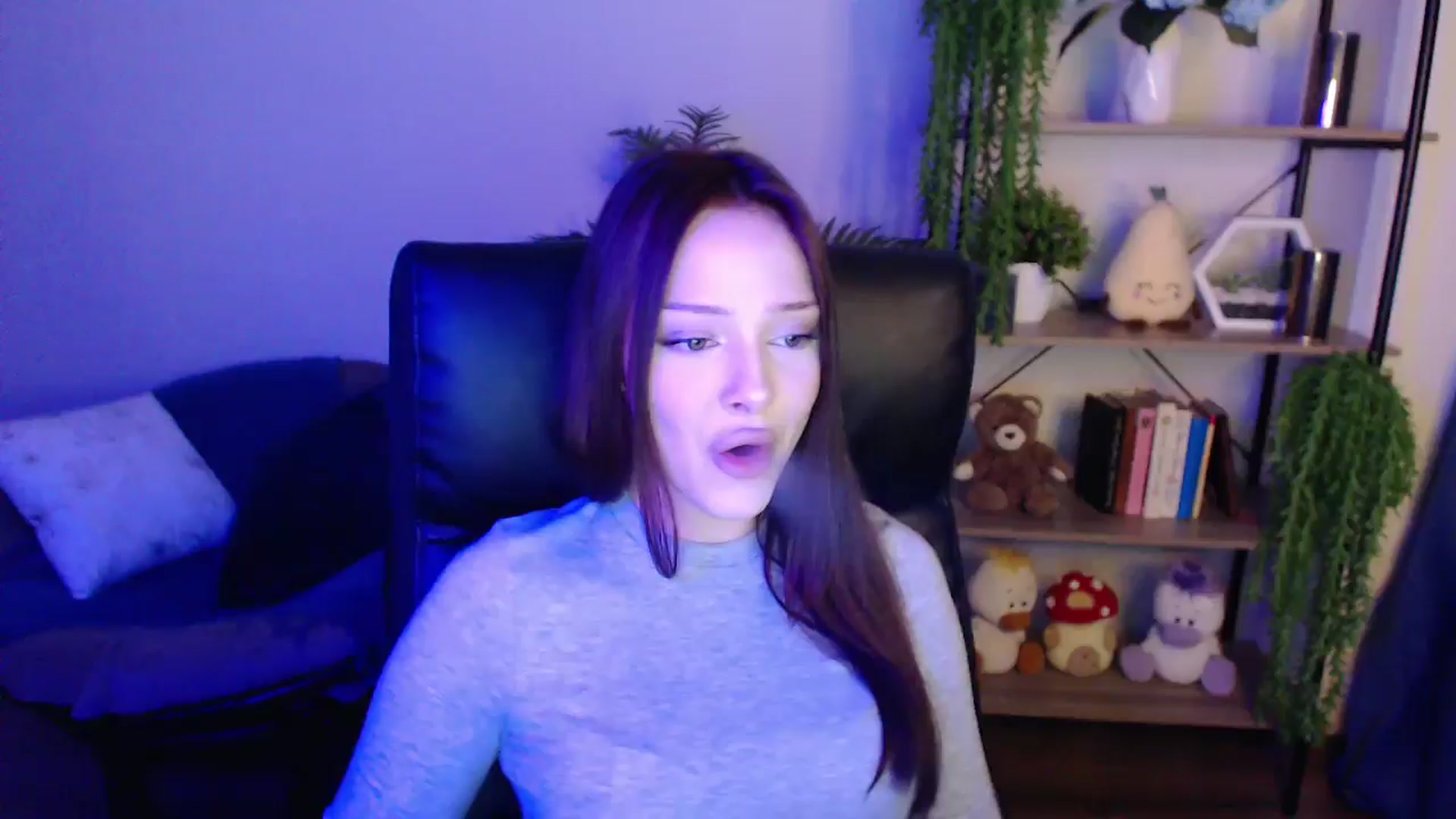 Gallery image thumbnail from KateManelli's myfreecams stream on, 04/07/2025, 09:06 image 9 of 20