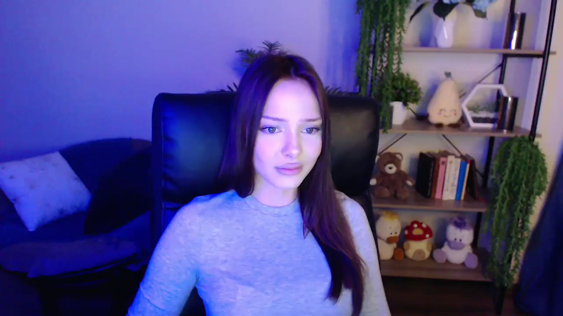 Gallery image thumbnail from KateManelli's myfreecams stream on, 04/07/2025, 09:06 image 6 of 20