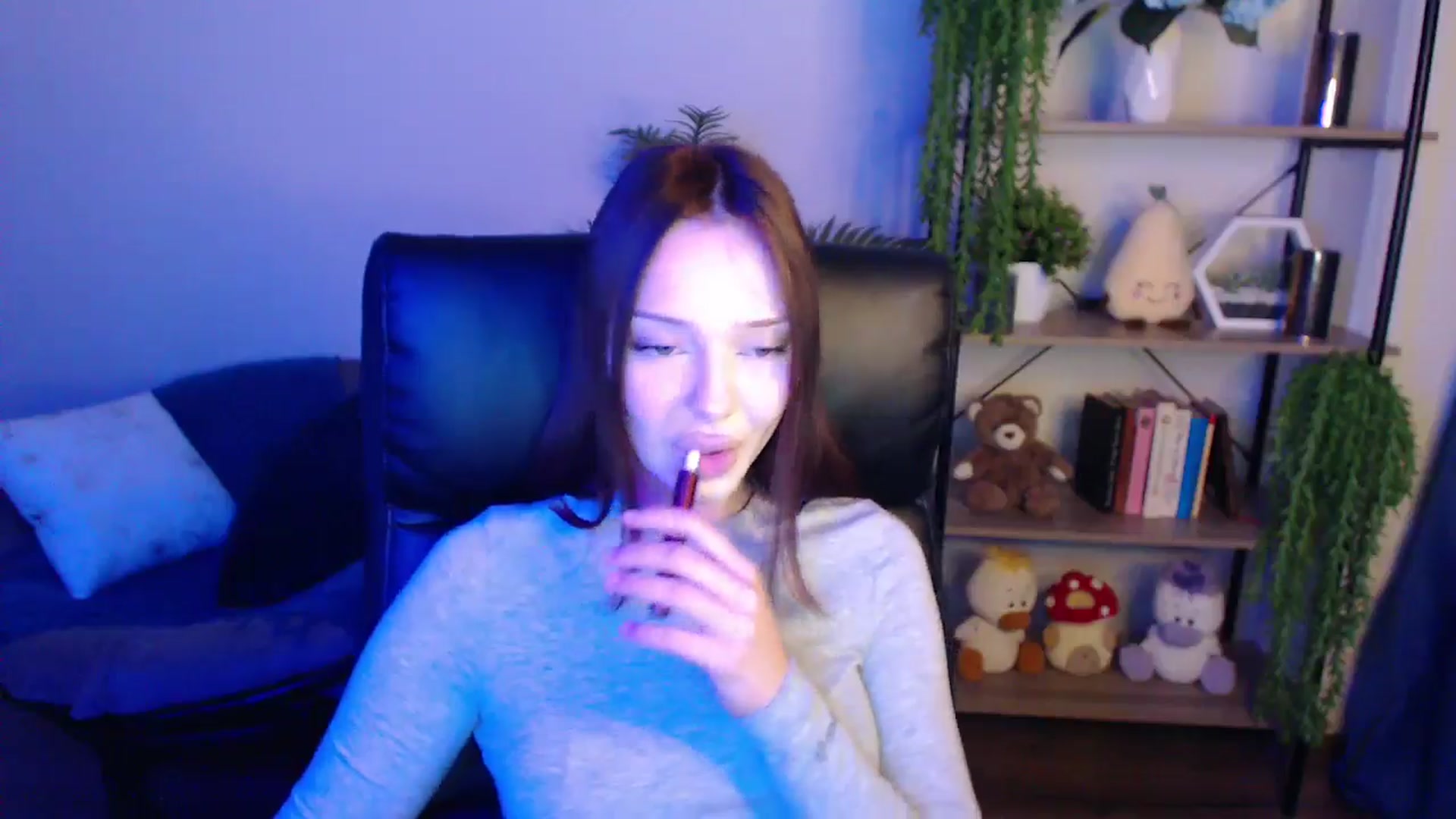 Gallery image thumbnail from KateManelli's myfreecams stream on, 04/07/2025, 10:32 image 10 of 20