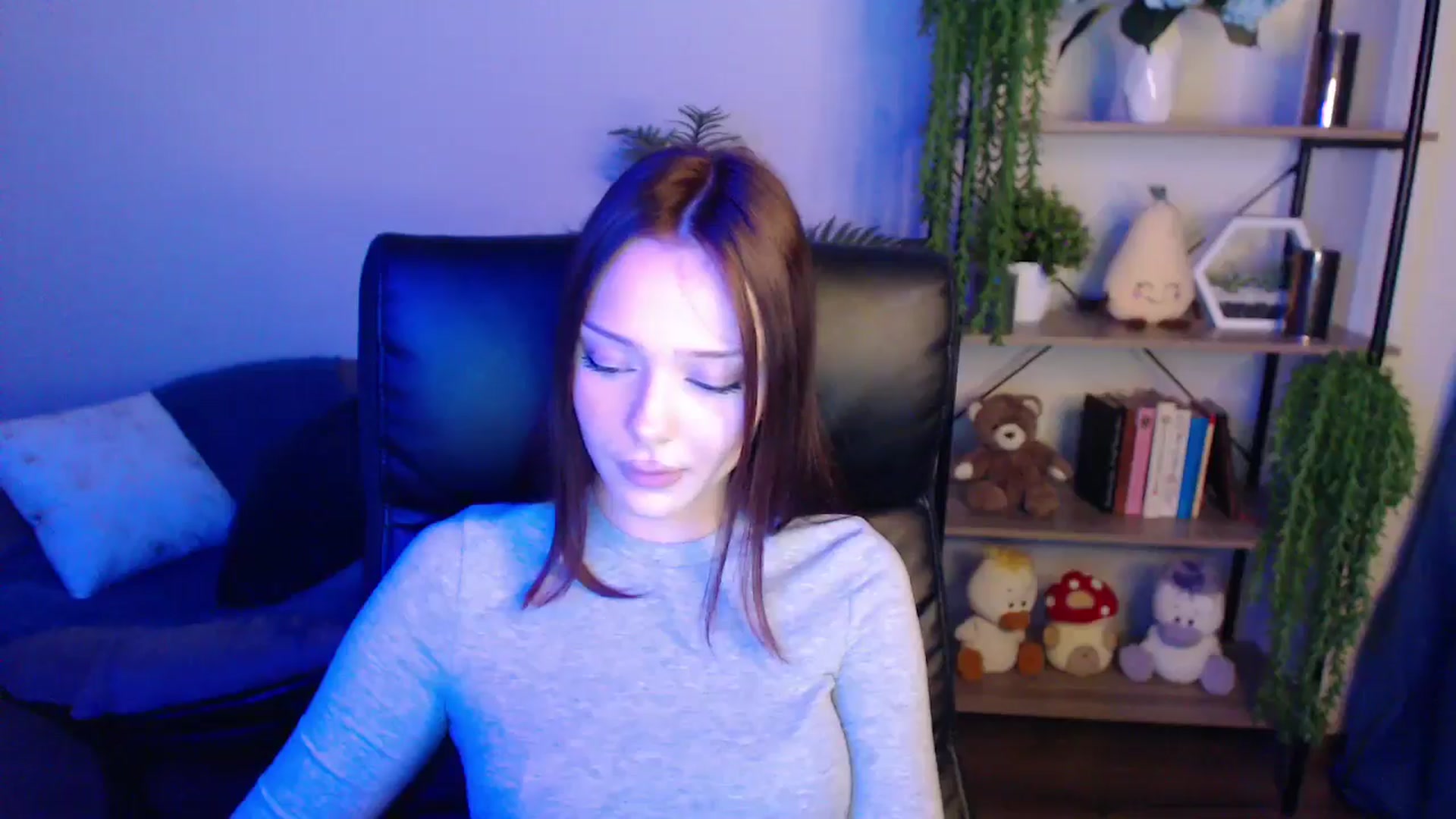 Gallery image thumbnail from KateManelli's myfreecams stream on, 04/07/2025, 10:32 image 9 of 20