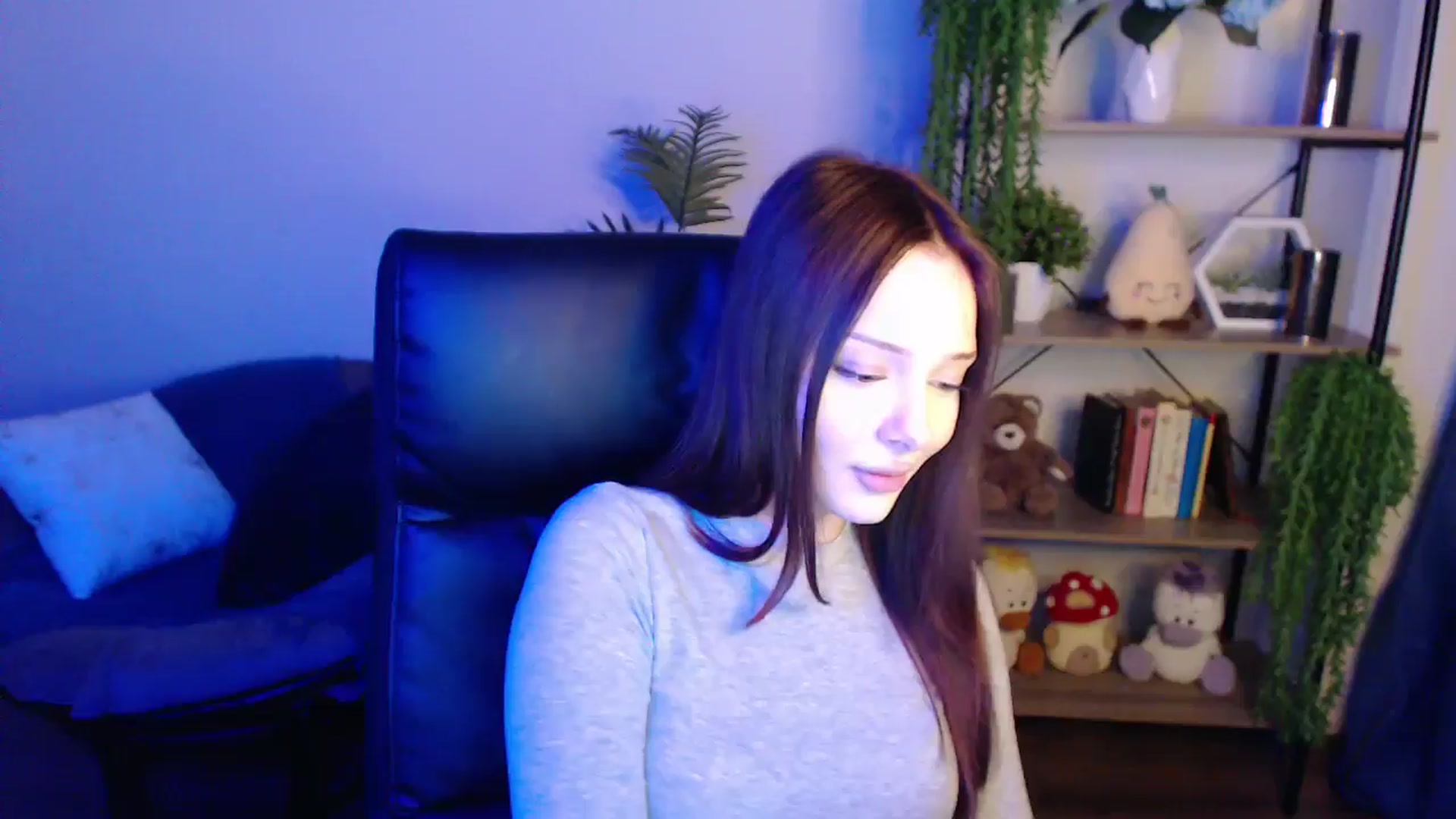 Gallery image thumbnail from KateManelli's myfreecams stream on, 04/07/2025, 10:32 image 12 of 20
