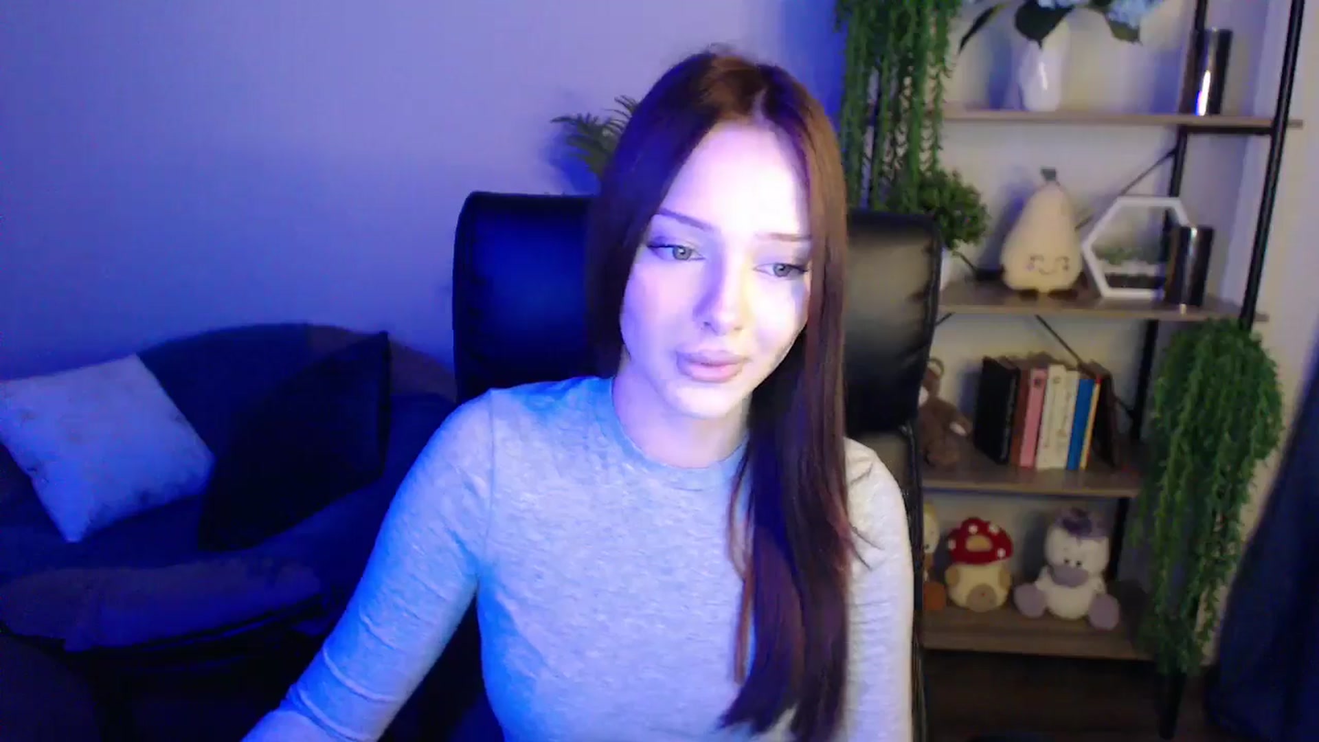 Gallery image thumbnail from KateManelli's myfreecams stream on, 04/07/2025, 10:32 image 18 of 20
