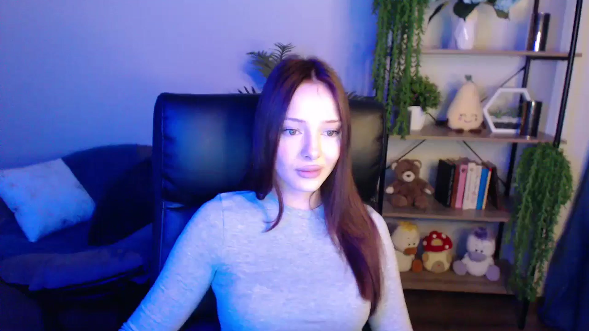 Gallery image thumbnail from KateManelli's myfreecams stream on, 04/07/2025, 10:32 image 15 of 20