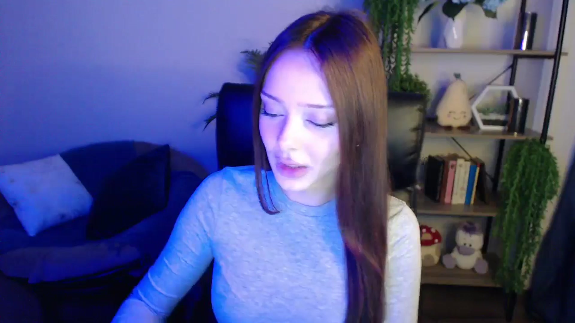 Gallery image thumbnail from KateManelli's myfreecams stream on, 04/07/2025, 10:32 image 16 of 20