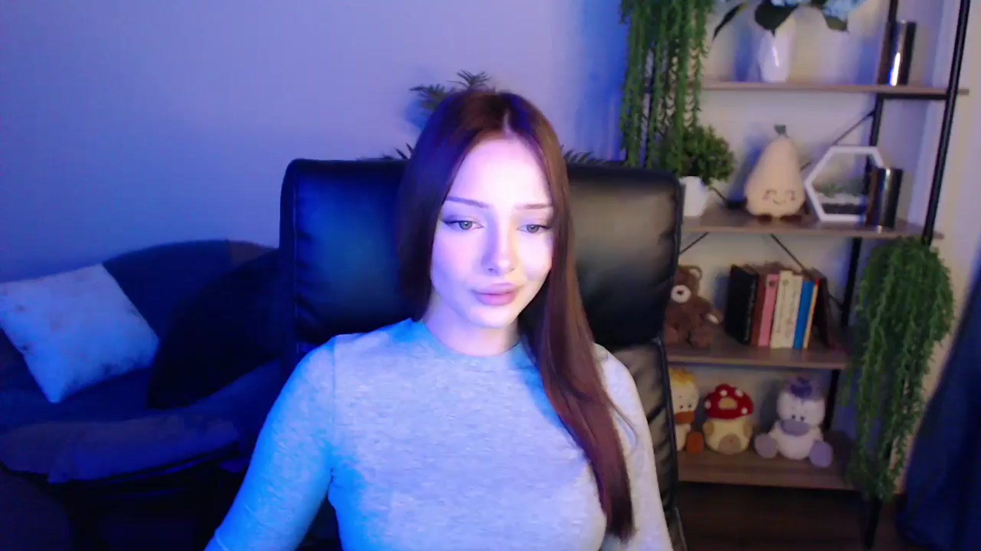 Gallery image thumbnail from KateManelli's myfreecams stream on, 04/07/2025, 11:11 image 4 of 20
