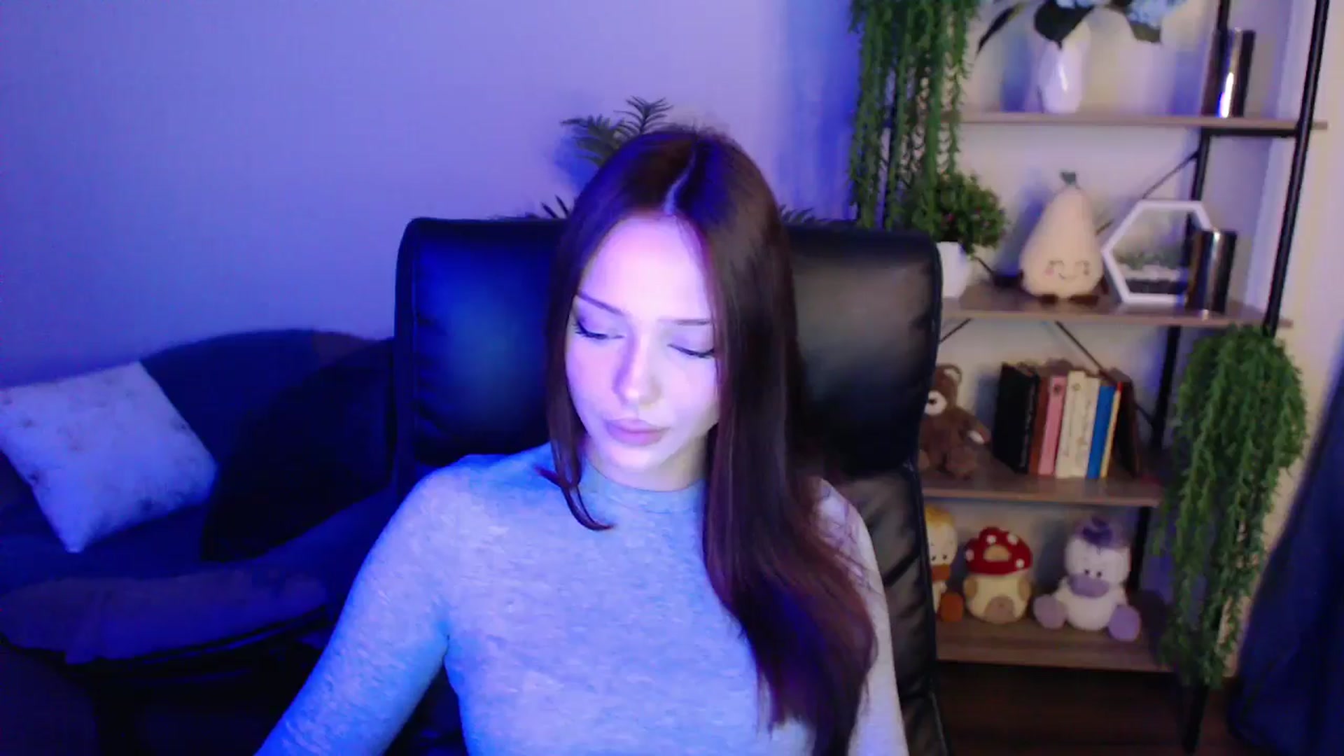 Gallery image thumbnail from KateManelli's myfreecams stream on, 04/07/2025, 11:11 image 10 of 20