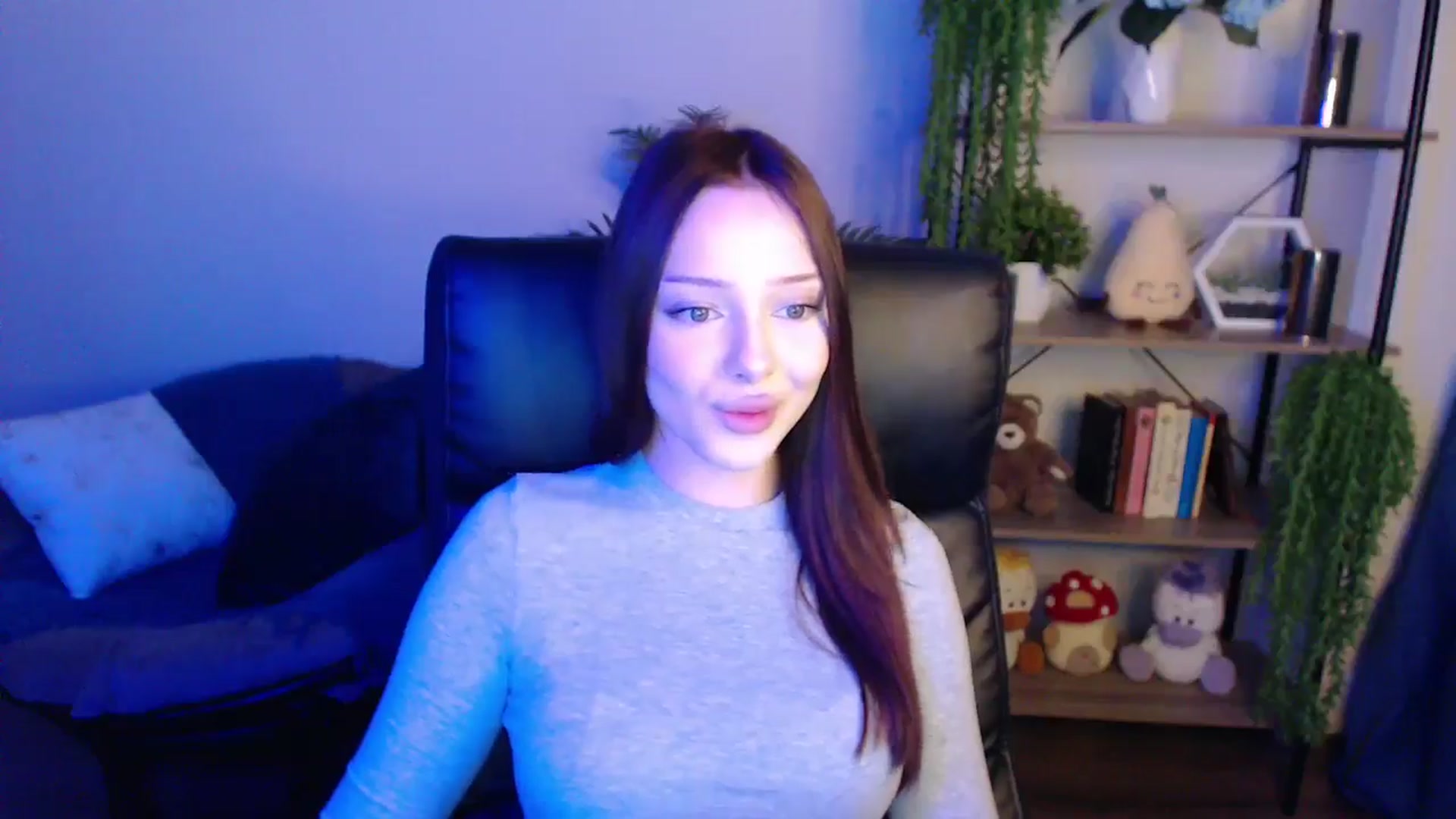 Gallery image thumbnail from KateManelli's myfreecams stream on, 04/07/2025, 11:11 image 2 of 20