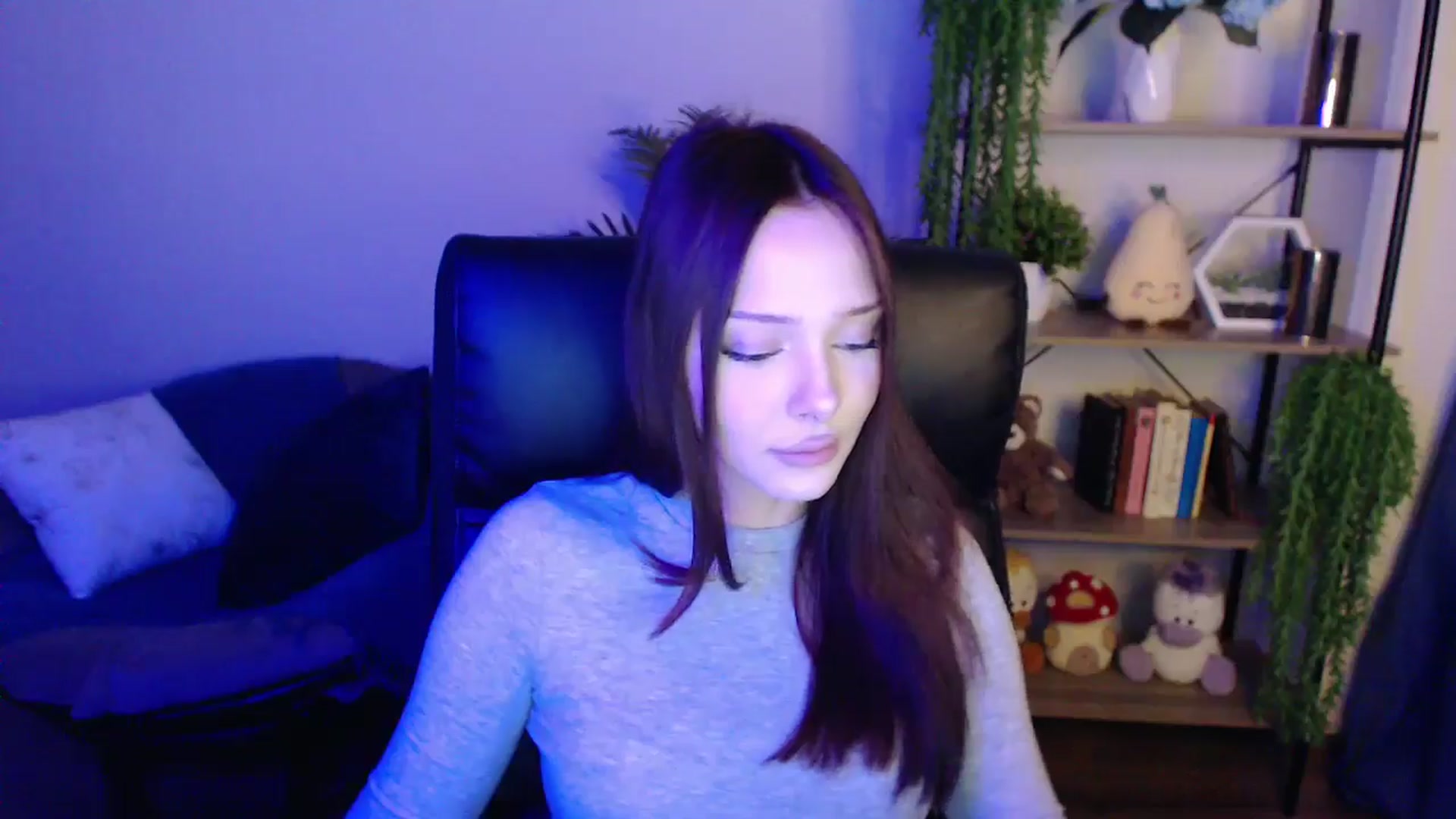 Gallery image thumbnail from KateManelli's myfreecams stream on, 04/07/2025, 11:11 image 13 of 20