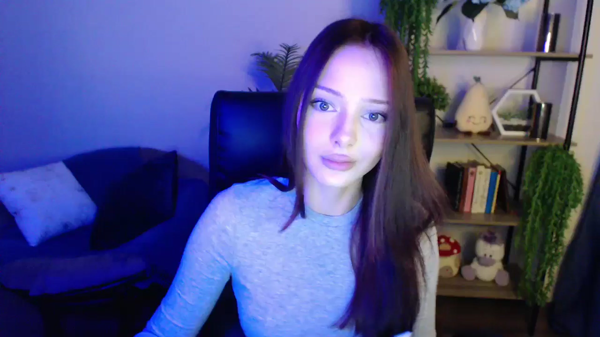 Gallery image thumbnail from KateManelli's myfreecams stream on, 04/07/2025, 11:11 image 12 of 20