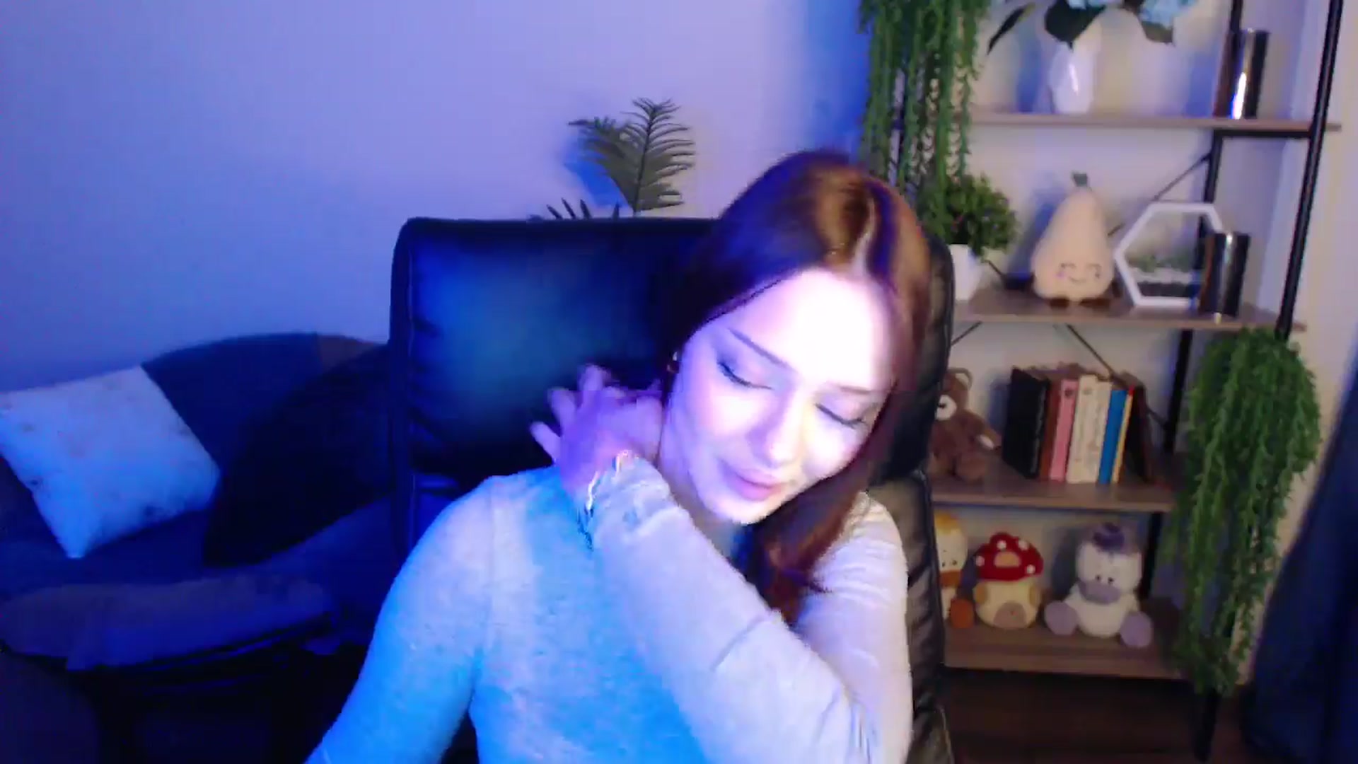 Gallery image thumbnail from KateManelli's myfreecams stream on, 04/07/2025, 11:11 image 6 of 20