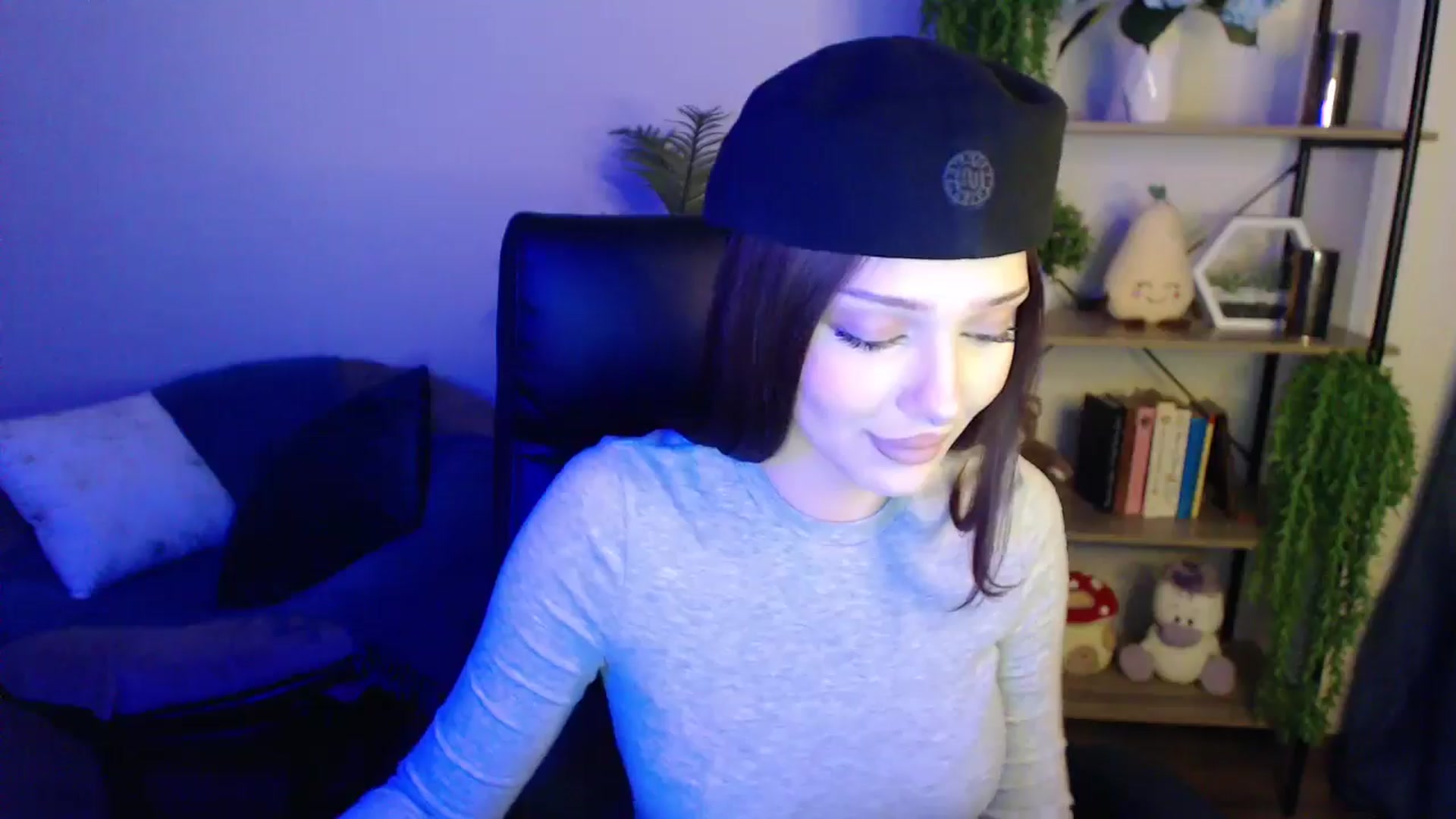 Gallery image thumbnail from KateManelli's myfreecams stream on, 04/07/2025, 12:12 image 18 of 20