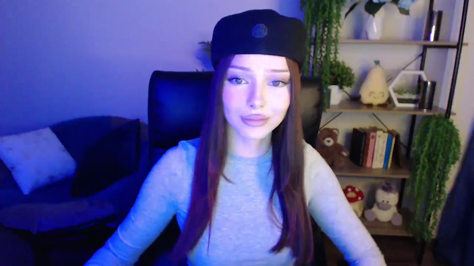 Gallery image thumbnail from KateManelli's myfreecams stream on, 04/07/2025, 12:12 image 15 of 20
