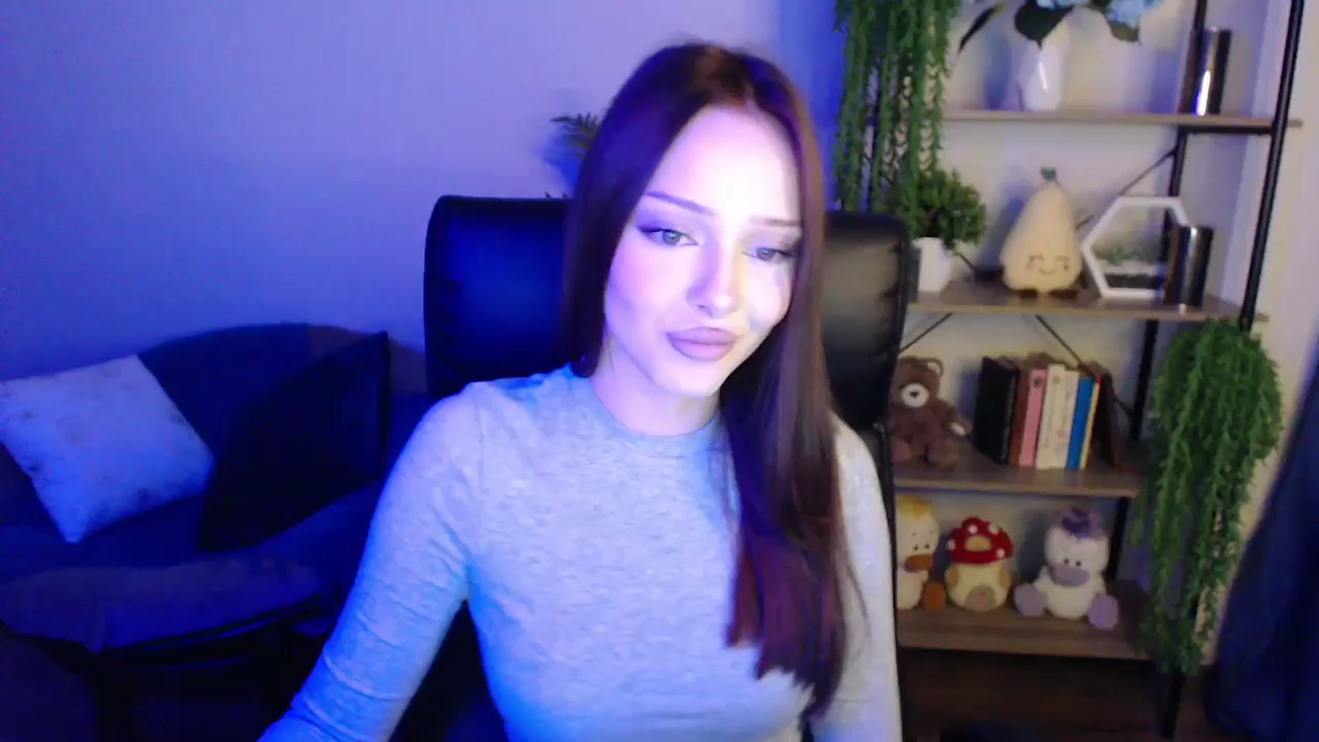 Gallery image thumbnail from KateManelli's myfreecams stream on, 04/07/2025, 12:12 image 7 of 20