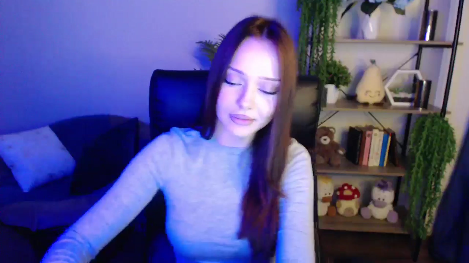Gallery image thumbnail from KateManelli's myfreecams stream on, 04/07/2025, 12:12 image 10 of 20