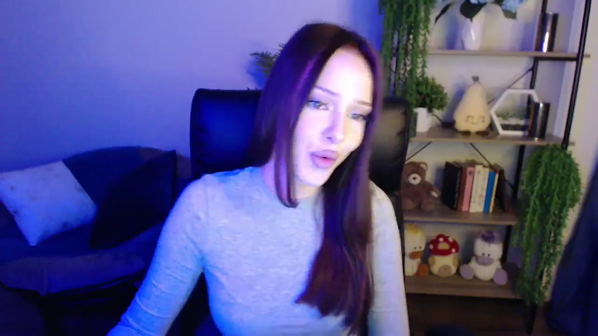 Gallery image thumbnail from KateManelli's myfreecams stream on, 04/07/2025, 12:12 image 2 of 20