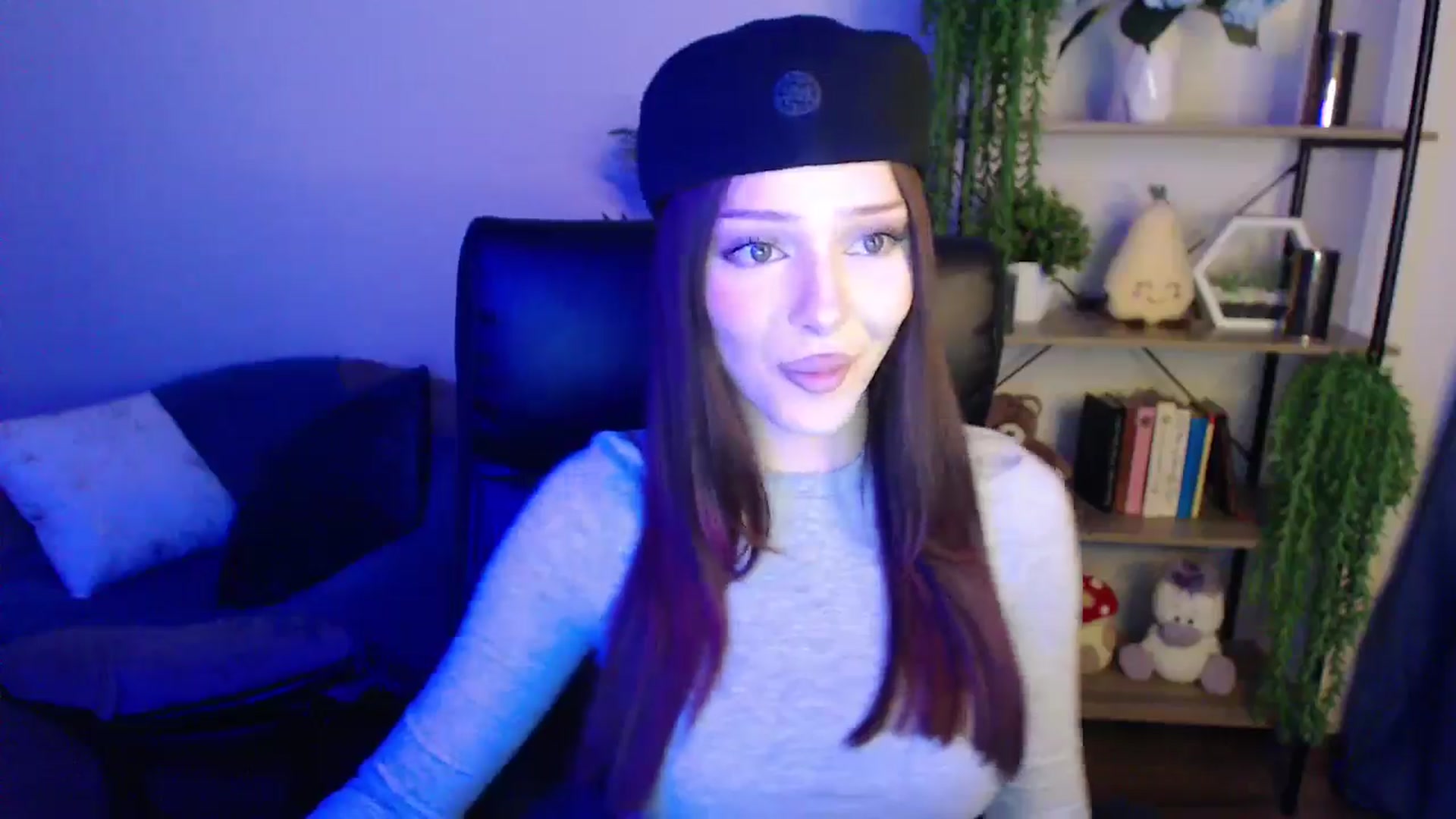 Gallery image thumbnail from KateManelli's myfreecams stream on, 04/07/2025, 12:12 image 13 of 20