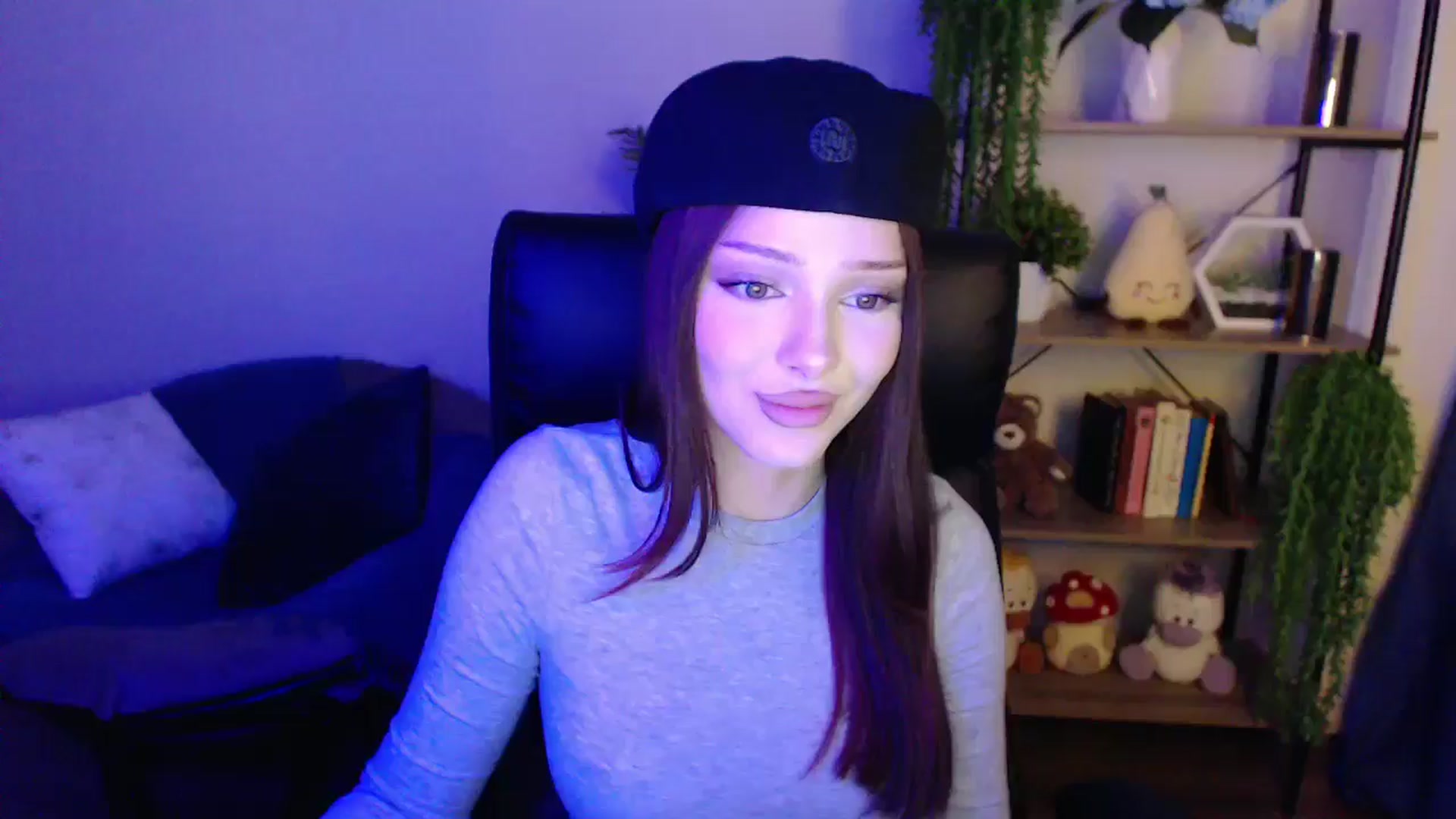 Gallery image thumbnail from KateManelli's myfreecams stream on, 04/07/2025, 12:53 image 14 of 20