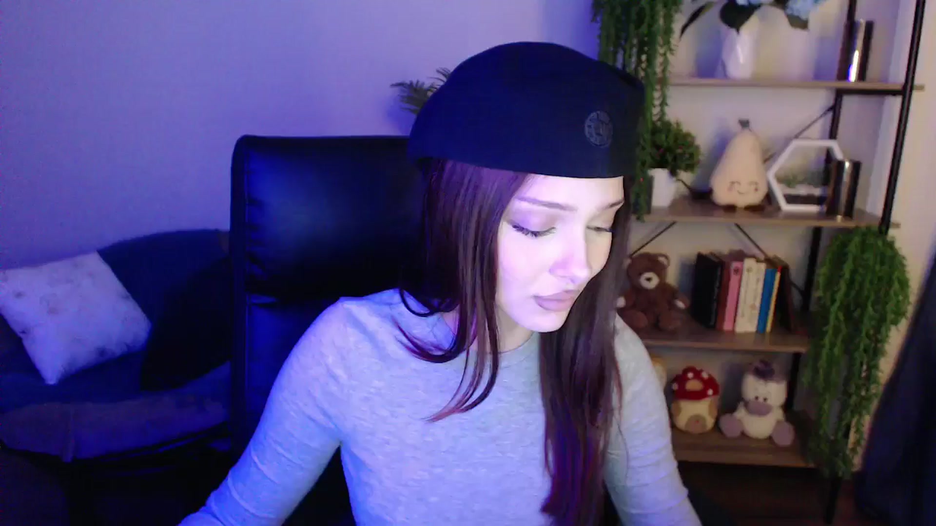Gallery image thumbnail from KateManelli's myfreecams stream on, 04/07/2025, 12:53 image 1 of 20