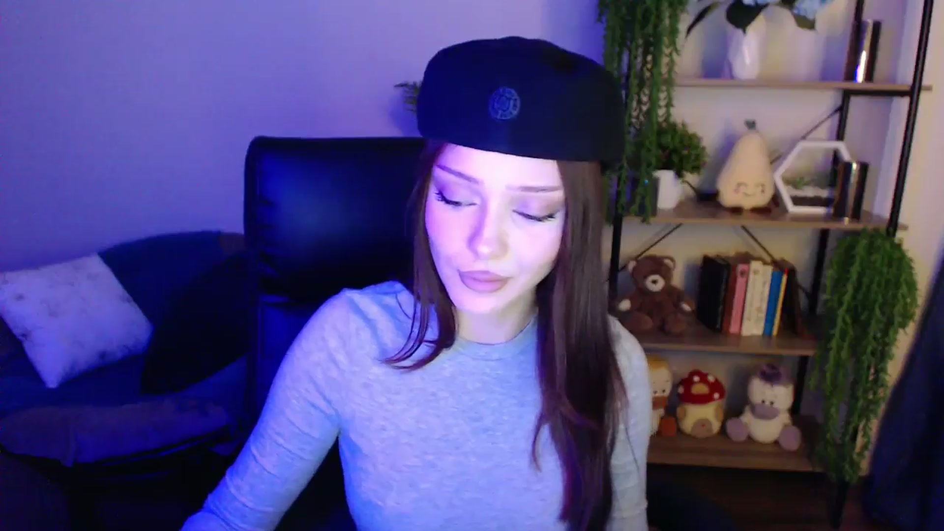Gallery image thumbnail from KateManelli's myfreecams stream on, 04/07/2025, 12:53 image 4 of 20