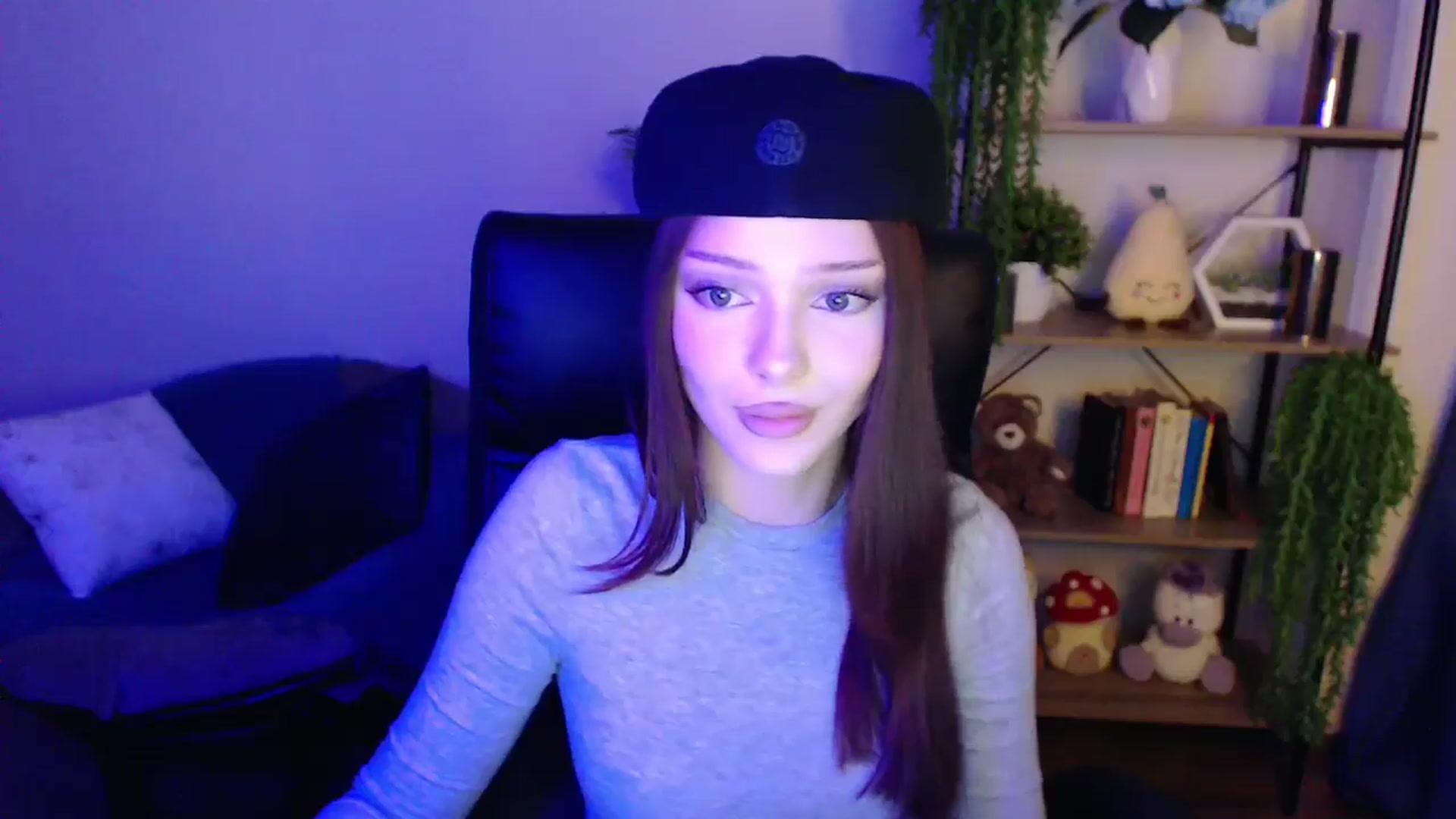 Gallery image thumbnail from KateManelli's myfreecams stream on, 04/07/2025, 12:53 image 18 of 20