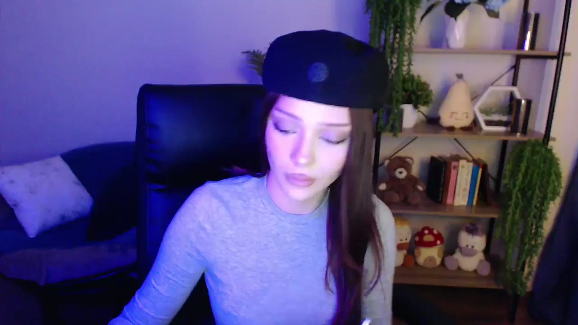Gallery image thumbnail from KateManelli's myfreecams stream on, 04/07/2025, 12:53 image 3 of 20