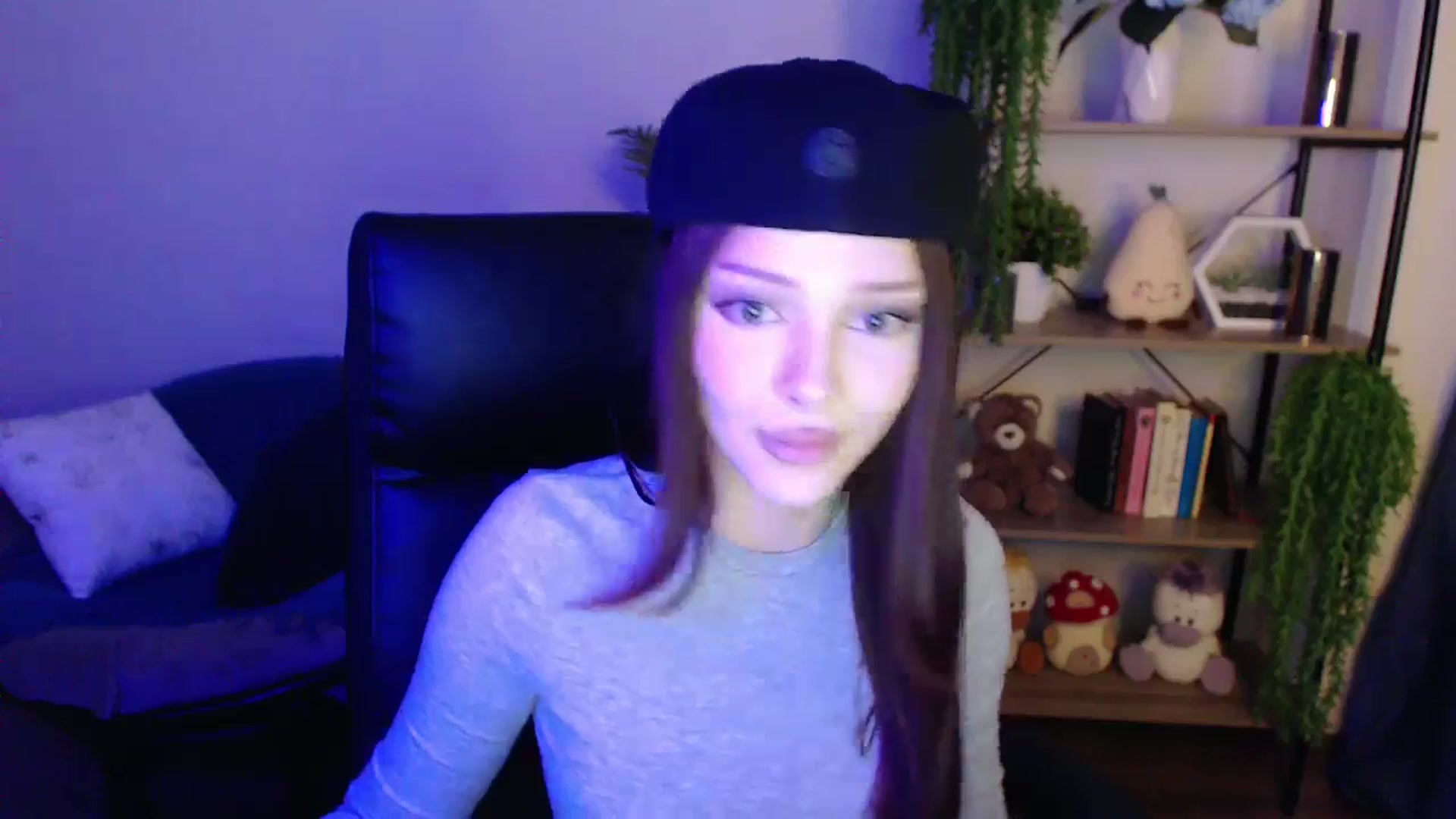 Gallery image thumbnail from KateManelli's myfreecams stream on, 04/07/2025, 12:53 image 12 of 20