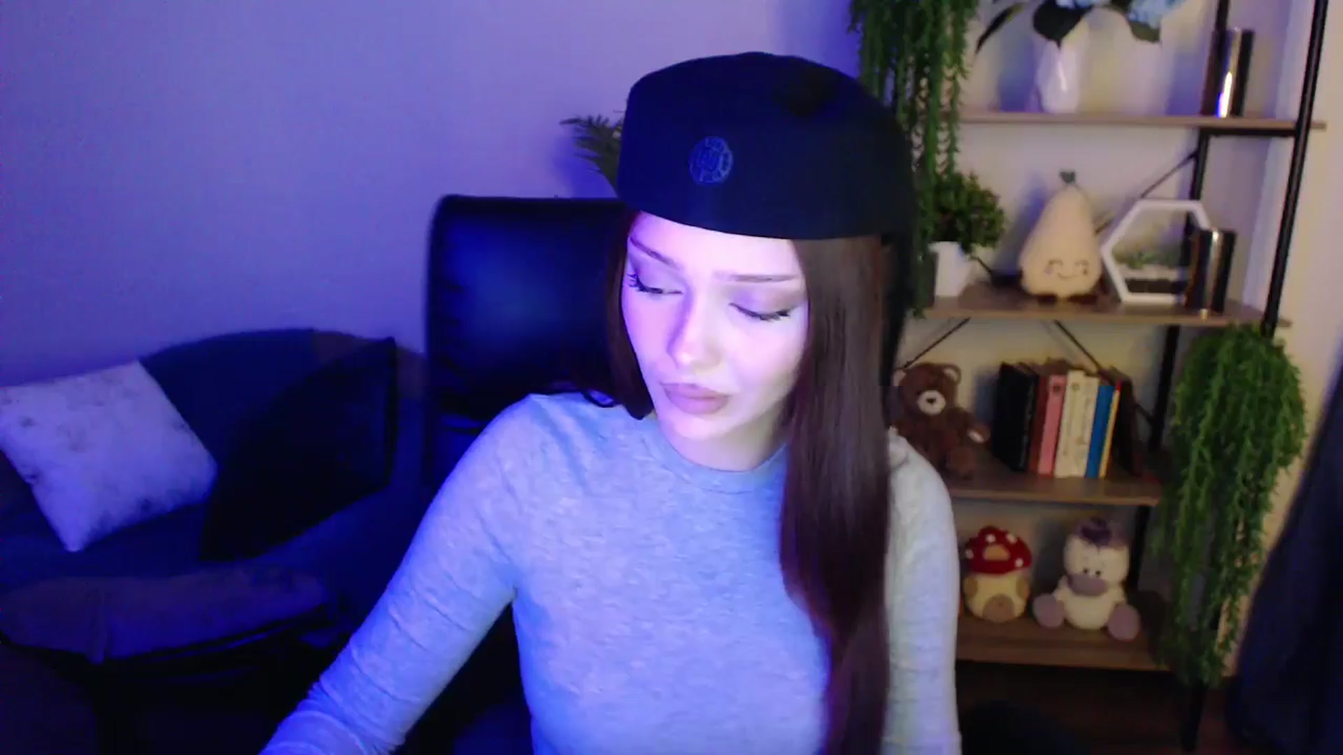 Gallery image thumbnail from KateManelli's myfreecams stream on, 04/07/2025, 12:53 image 19 of 20