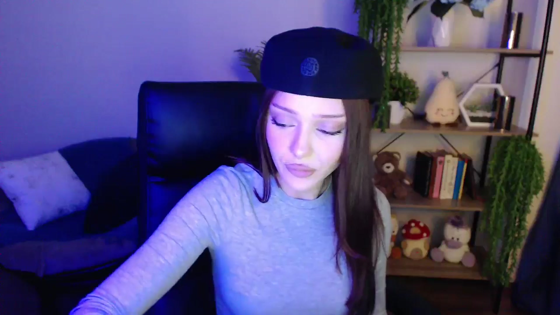 Gallery image thumbnail from KateManelli's myfreecams stream on, 04/07/2025, 12:53 image 2 of 20