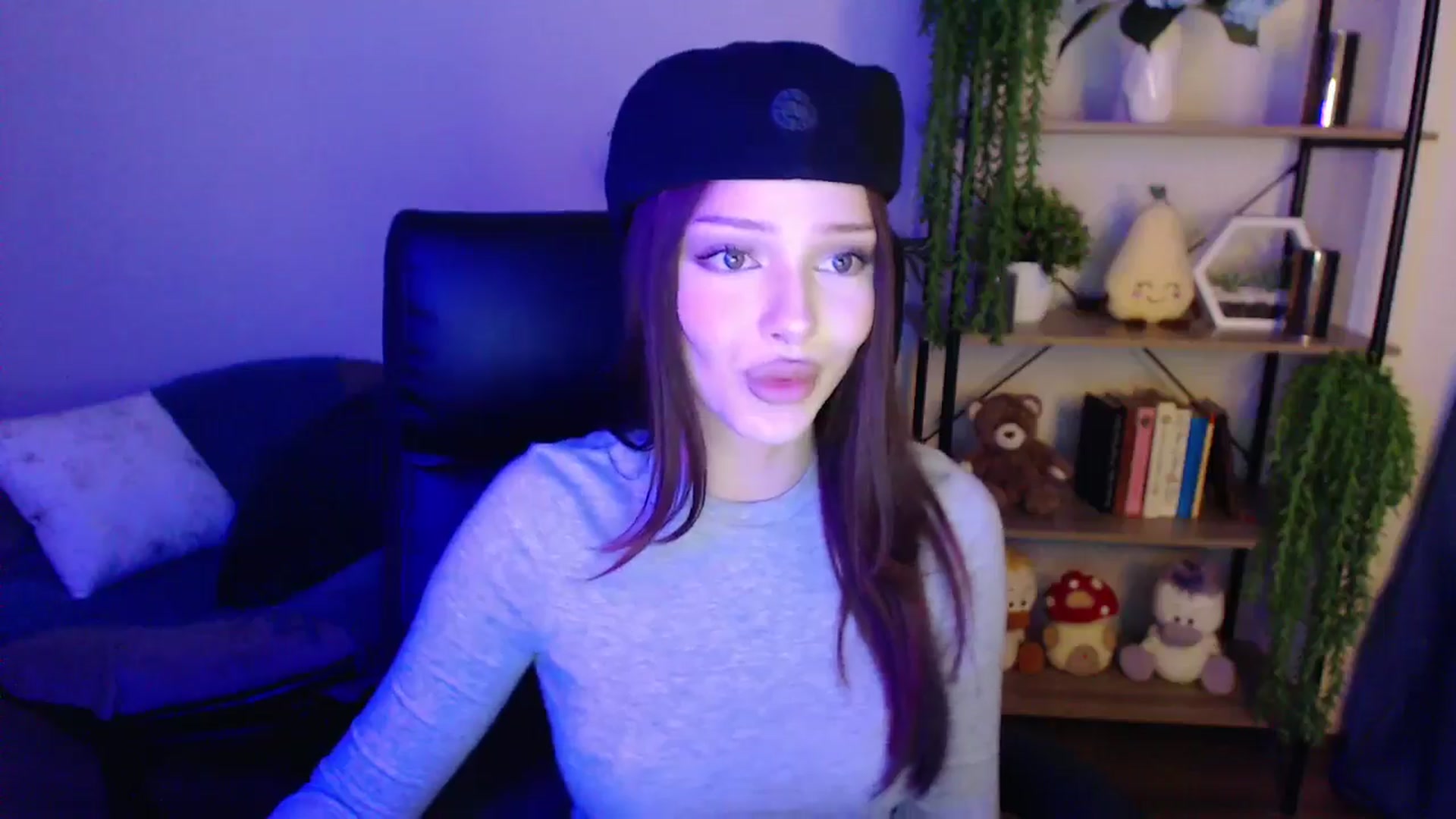 Gallery image thumbnail from KateManelli's myfreecams stream on, 04/07/2025, 12:53 image 5 of 20