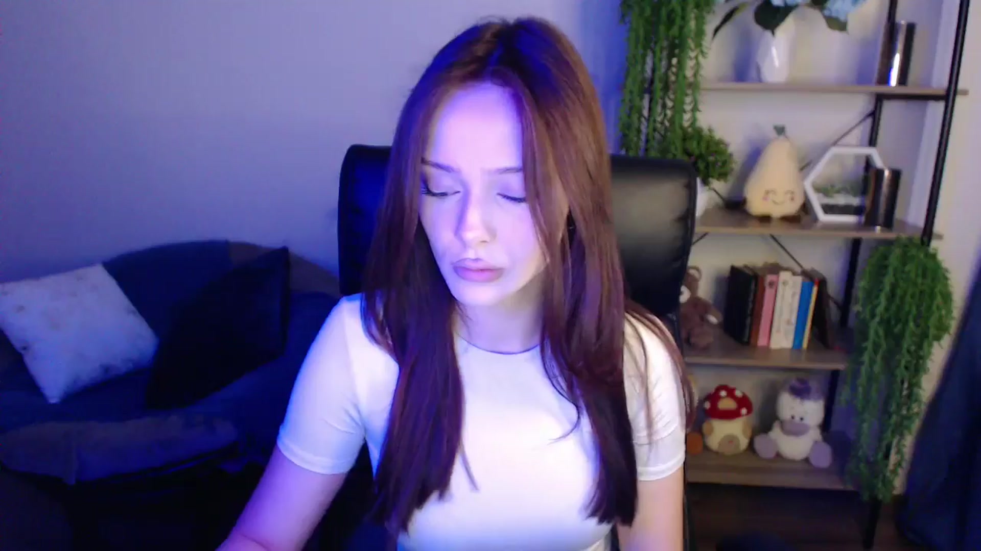 Gallery image thumbnail from KateManelli's myfreecams stream on, 04/08/2025, 08:49 image 18 of 20