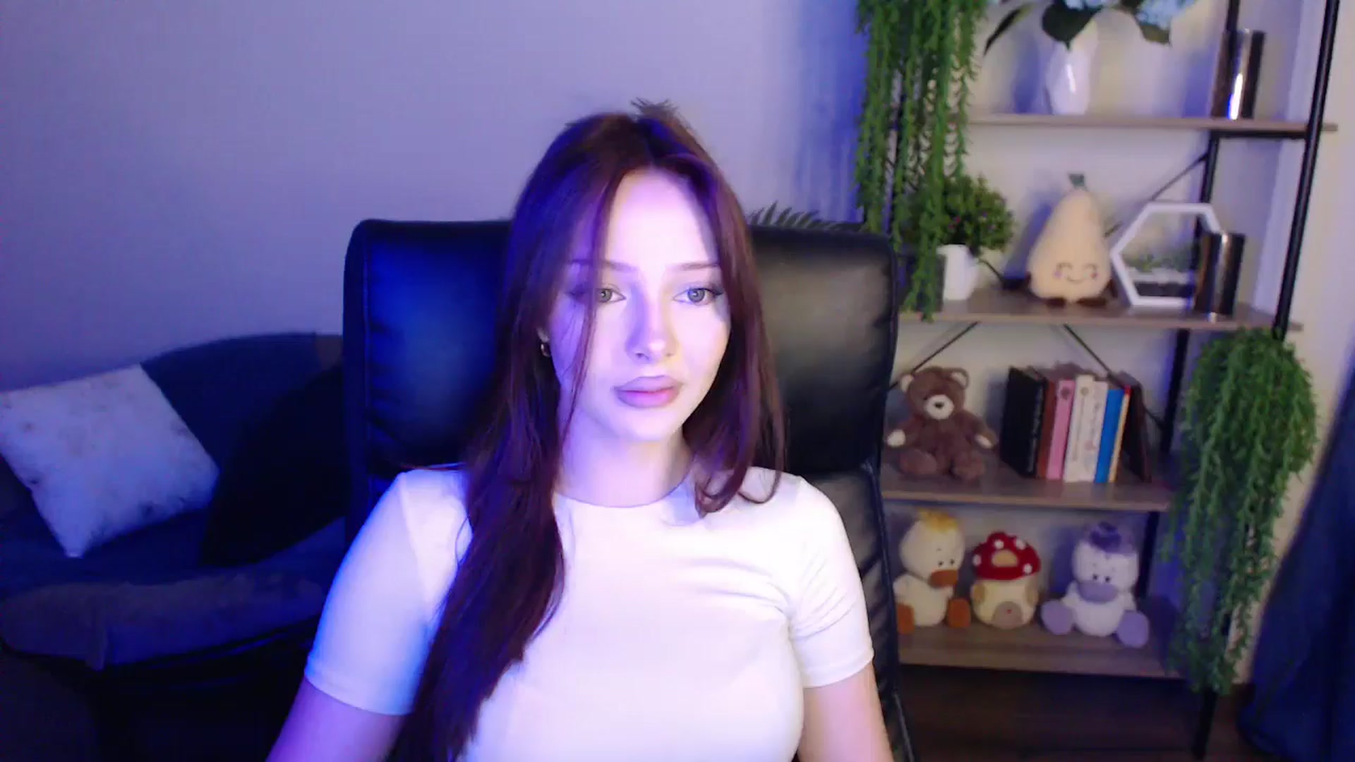 Gallery image thumbnail from KateManelli's myfreecams stream on, 04/08/2025, 08:49 image 14 of 20