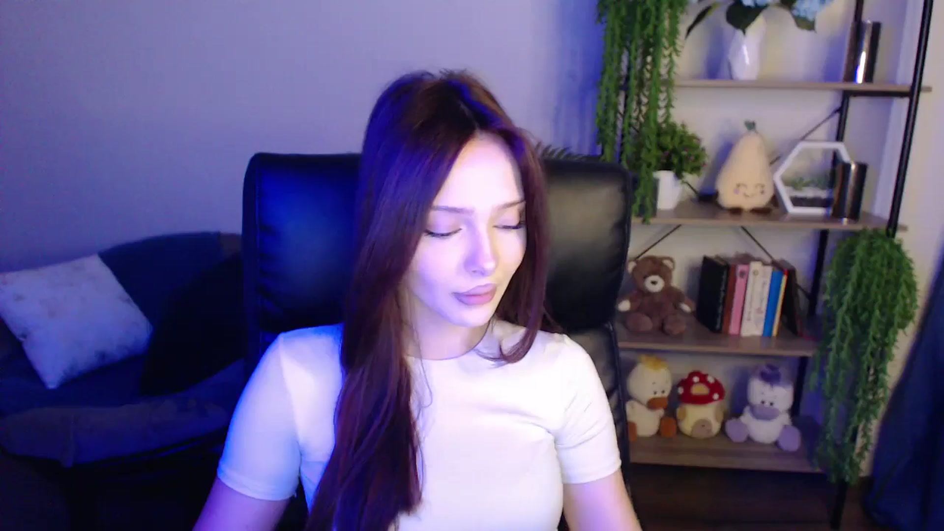 Gallery image thumbnail from KateManelli's myfreecams stream on, 04/08/2025, 08:49 image 11 of 20