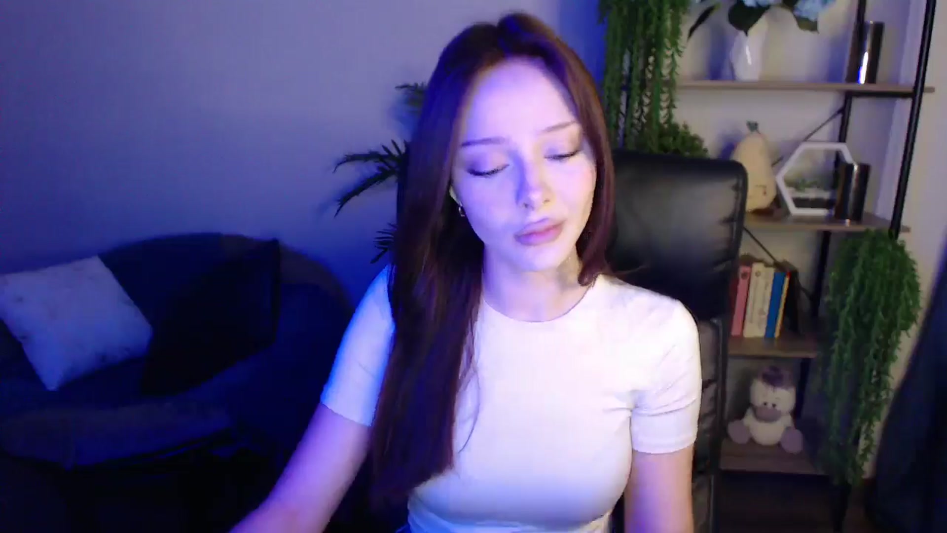 Gallery image thumbnail from KateManelli's myfreecams stream on, 04/08/2025, 08:49 image 5 of 20