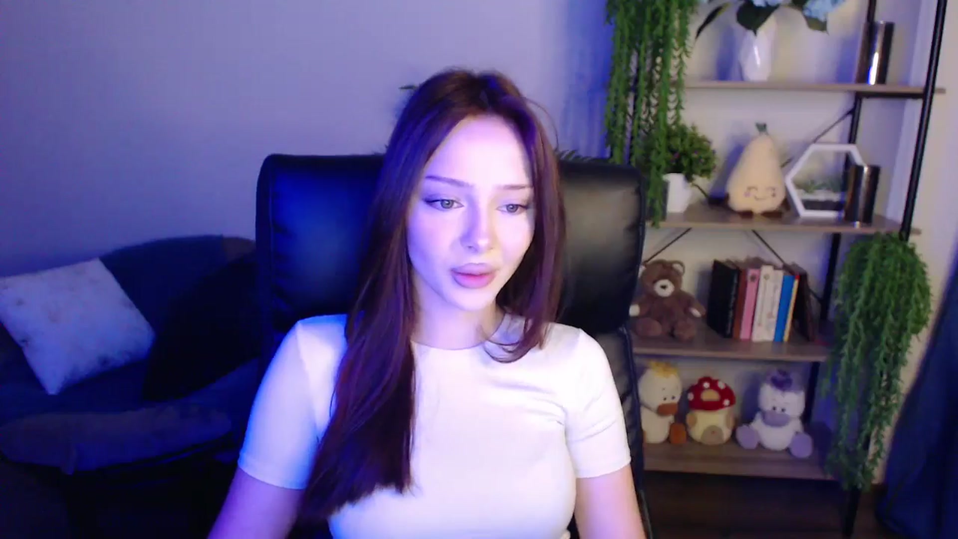 Gallery image thumbnail from KateManelli's myfreecams stream on, 04/08/2025, 08:49 image 9 of 20