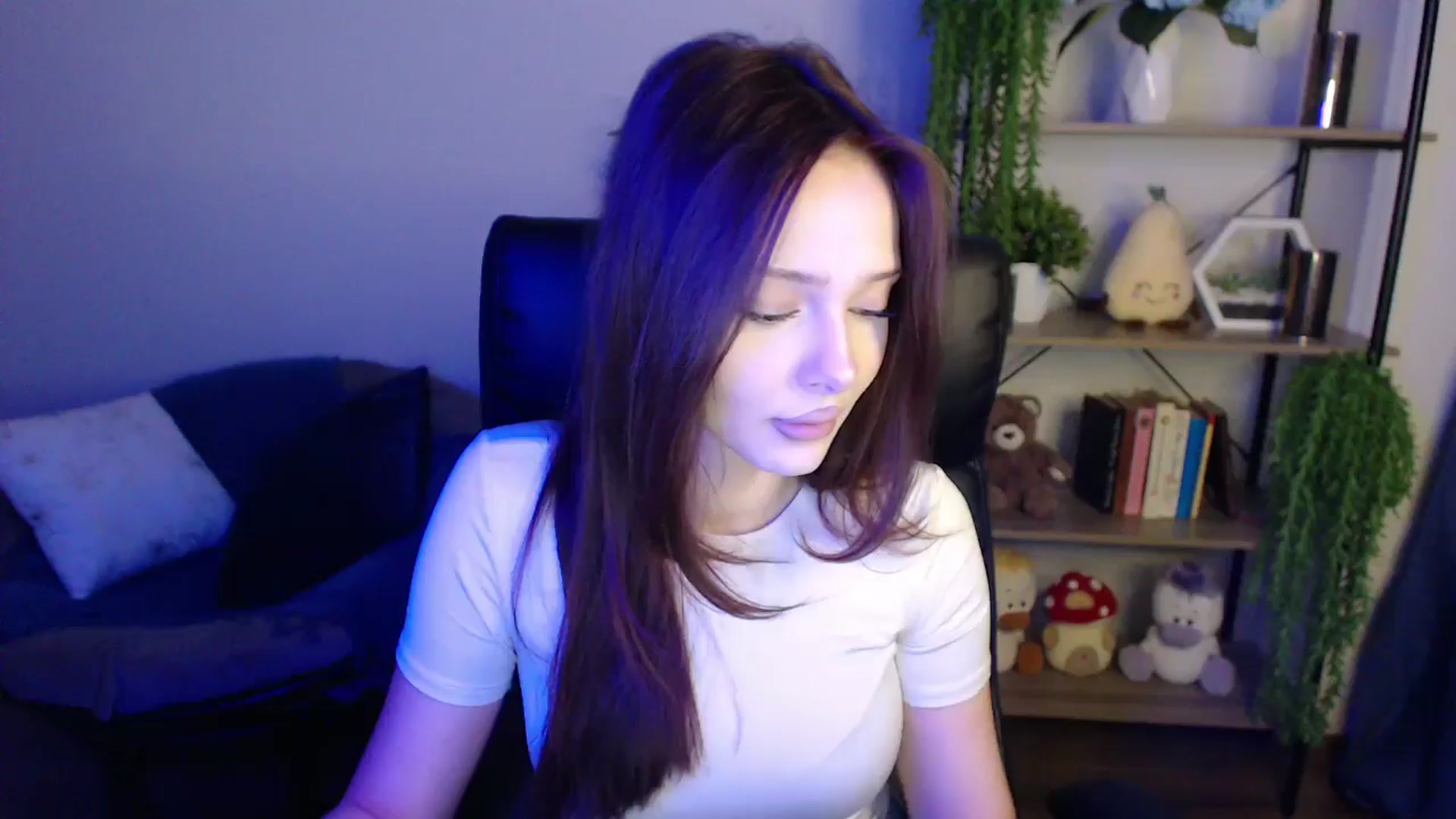 Gallery image thumbnail from KateManelli's myfreecams stream on, 04/08/2025, 08:49 image 17 of 20