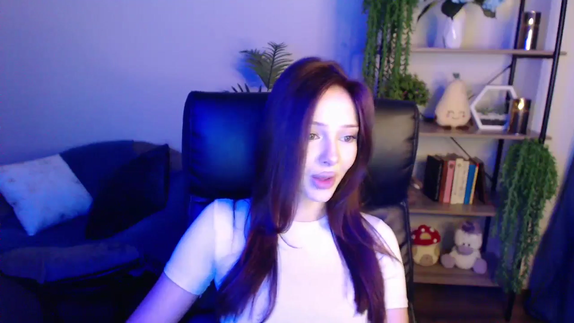 Gallery image thumbnail from KateManelli's myfreecams stream on, 04/08/2025, 11:12 image 12 of 20