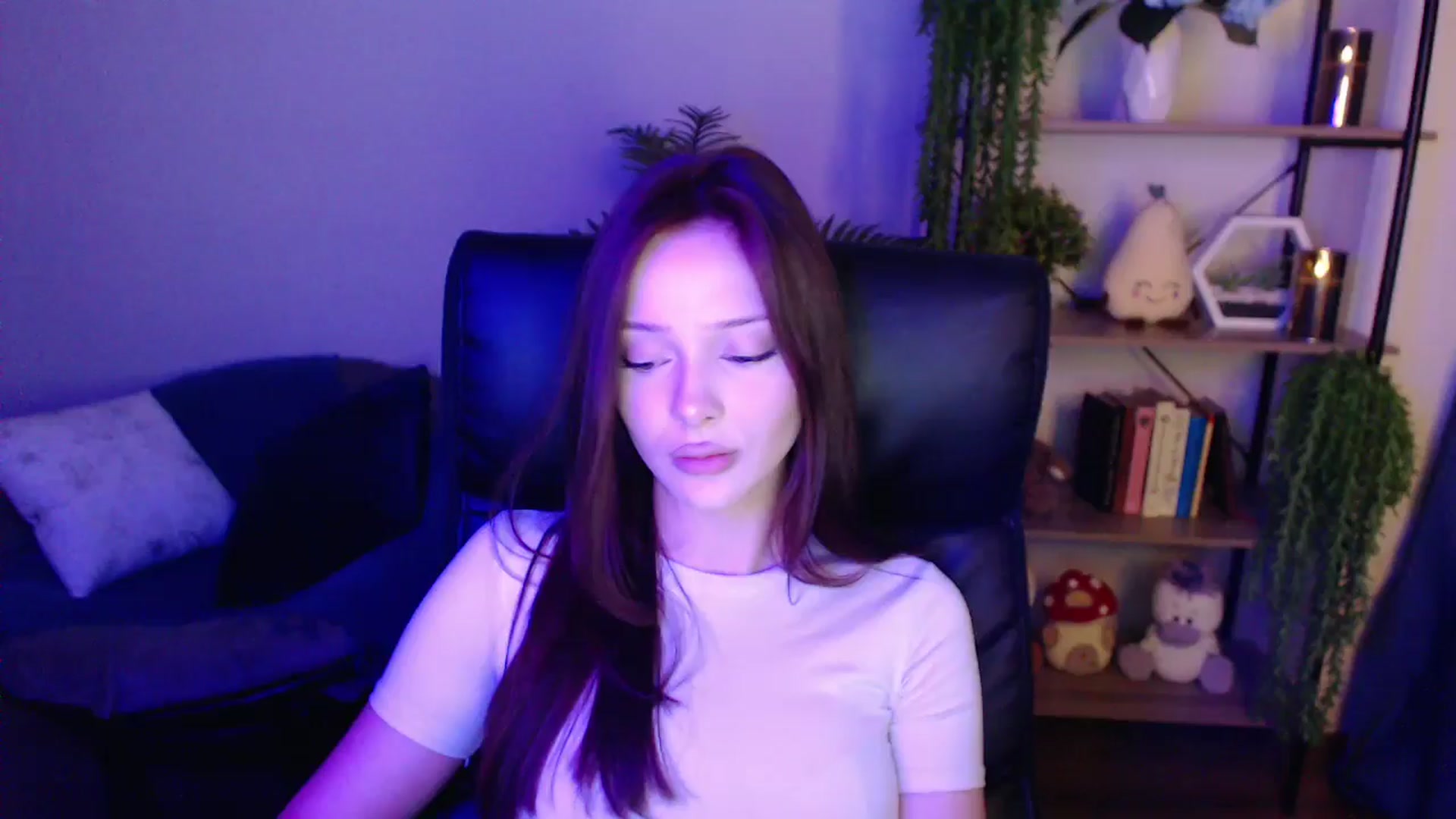 Gallery image thumbnail from KateManelli's myfreecams stream on, 04/08/2025, 11:12 image 20 of 20