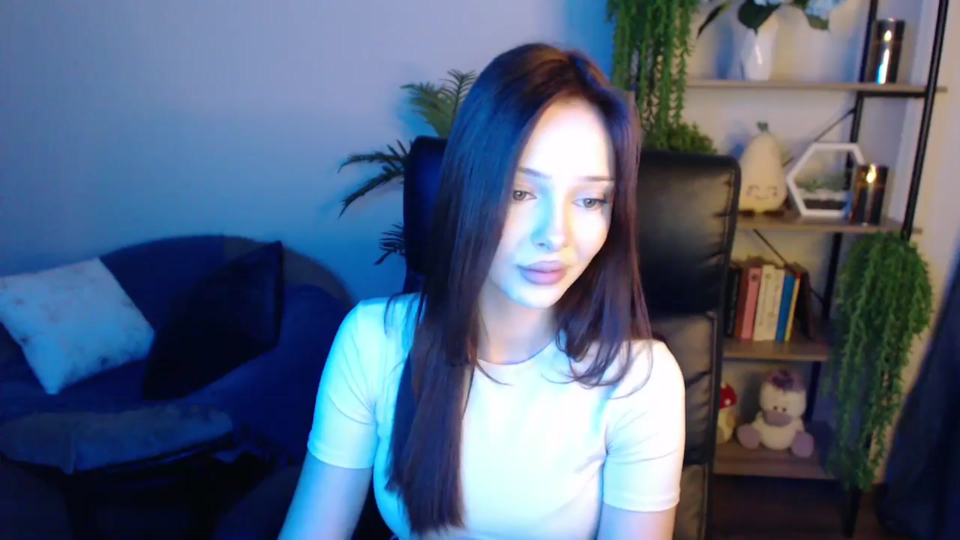 Gallery image thumbnail from KateManelli's myfreecams stream on, 04/08/2025, 11:54 image 13 of 20