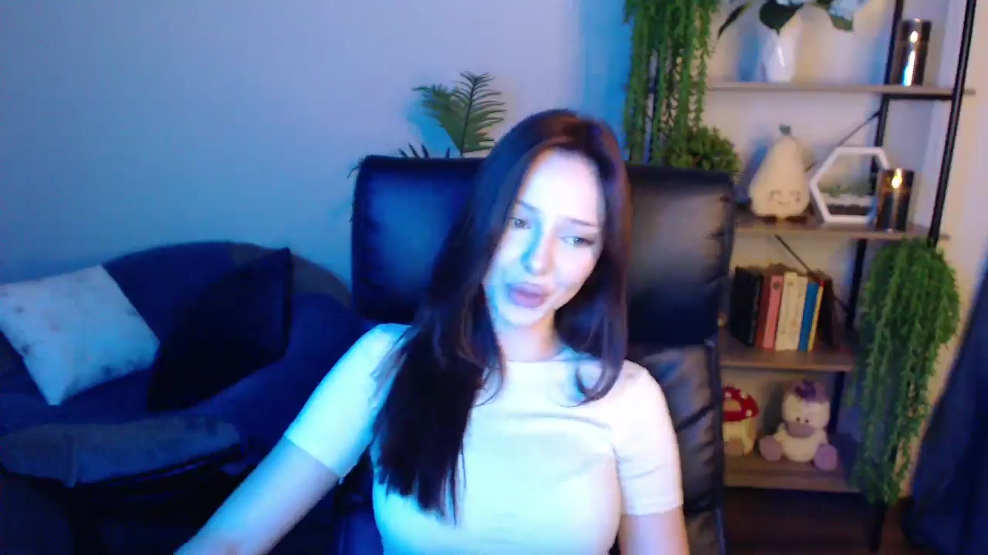 Gallery image thumbnail from KateManelli's myfreecams stream on, 04/08/2025, 11:54 image 10 of 20