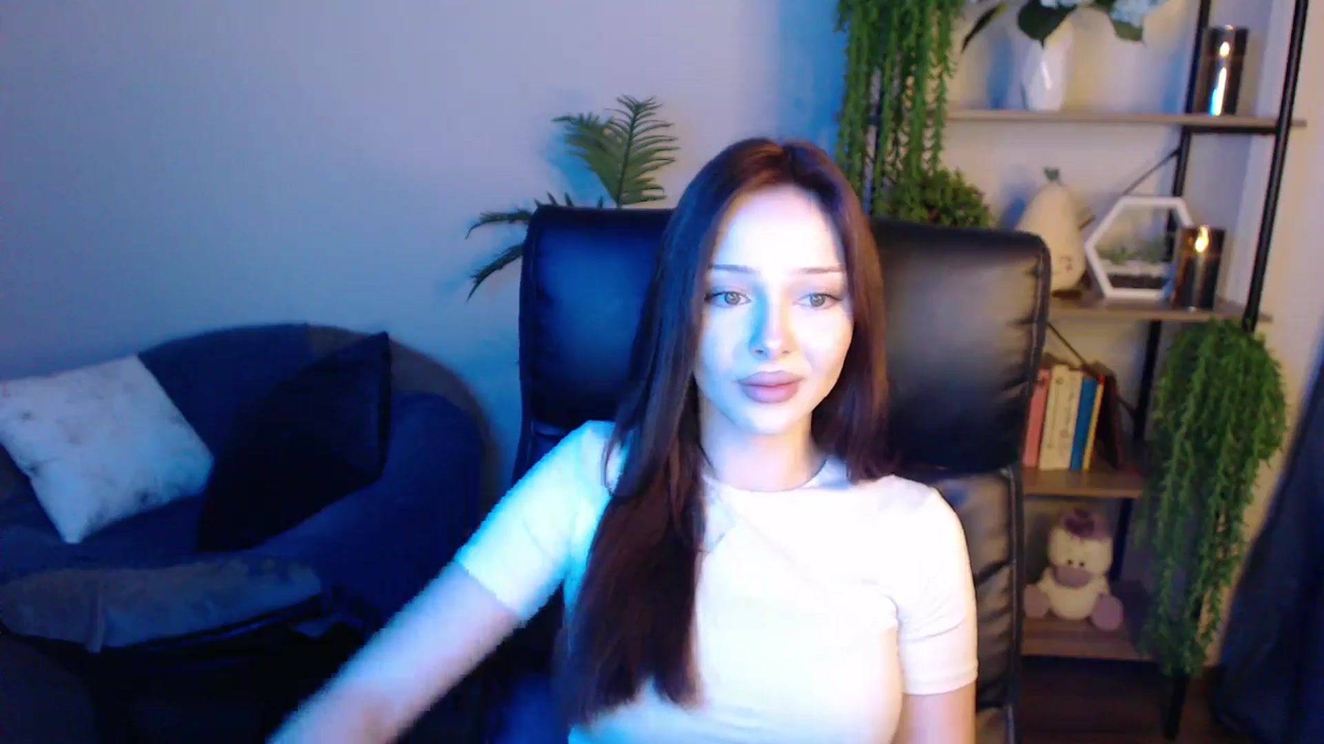 Gallery image thumbnail from KateManelli's myfreecams stream on, 04/08/2025, 11:54 image 14 of 20
