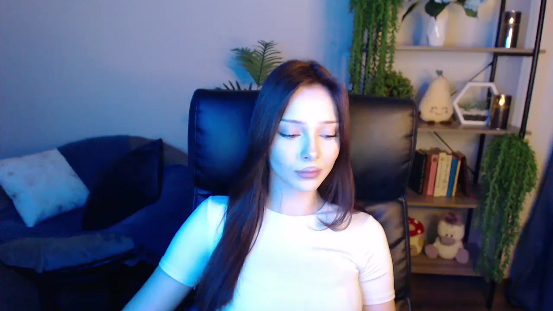 Gallery image thumbnail from KateManelli's myfreecams stream on, 04/08/2025, 11:54 image 11 of 20
