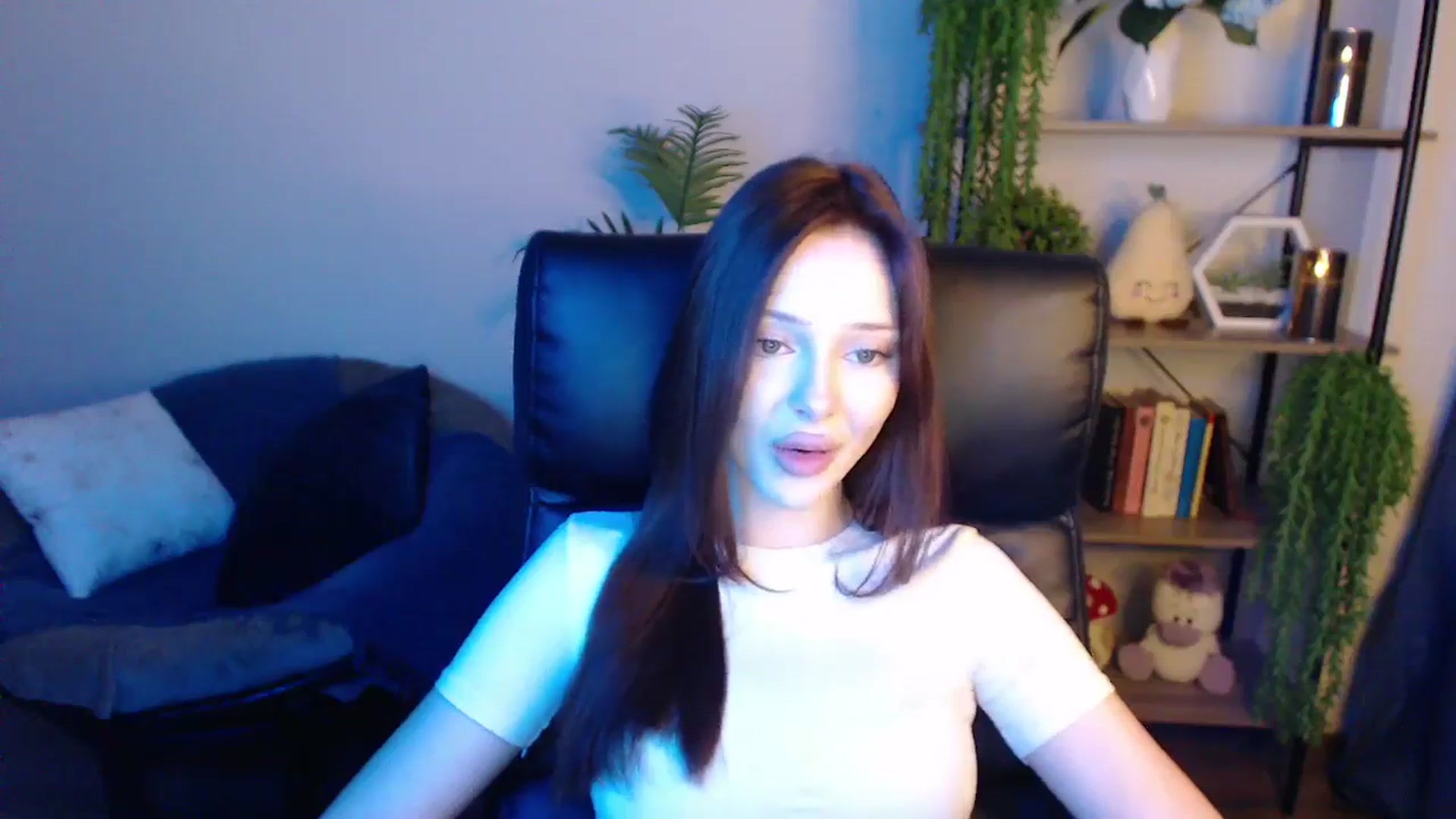 Gallery image thumbnail from KateManelli's myfreecams stream on, 04/08/2025, 11:54 image 18 of 20