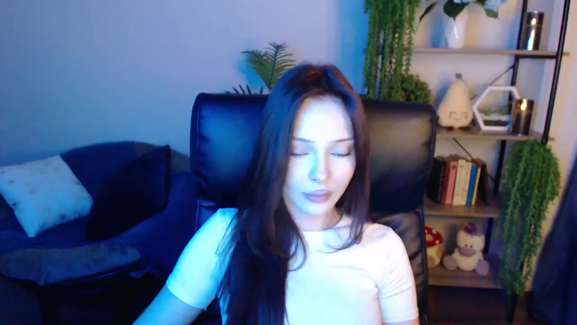 Gallery image thumbnail from KateManelli's myfreecams stream on, 04/08/2025, 11:54 image 8 of 20