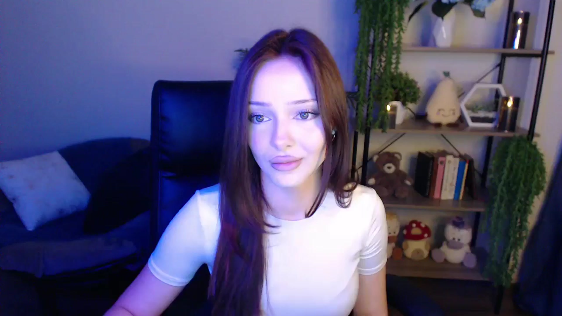 Gallery image thumbnail from KateManelli's myfreecams stream on, 04/08/2025, 13:01 image 17 of 20