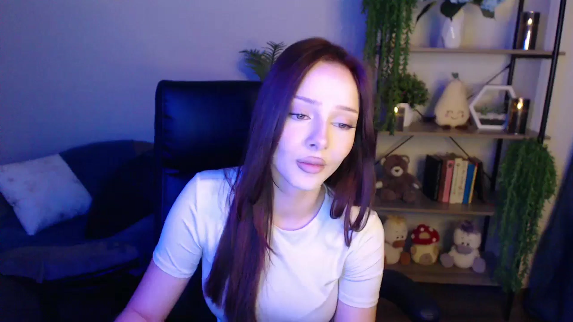 Gallery image thumbnail from KateManelli's myfreecams stream on, 04/08/2025, 13:01 image 11 of 20